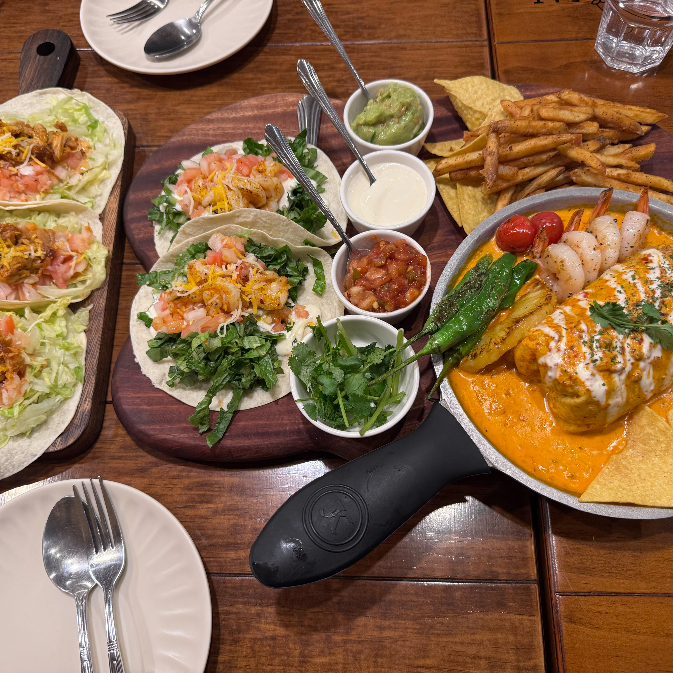 엔칠라다세트+스파이시치킨타코 +불닭타코 - 광교중앙역 맛집 갓잇 아브뉴프랑 광교점
