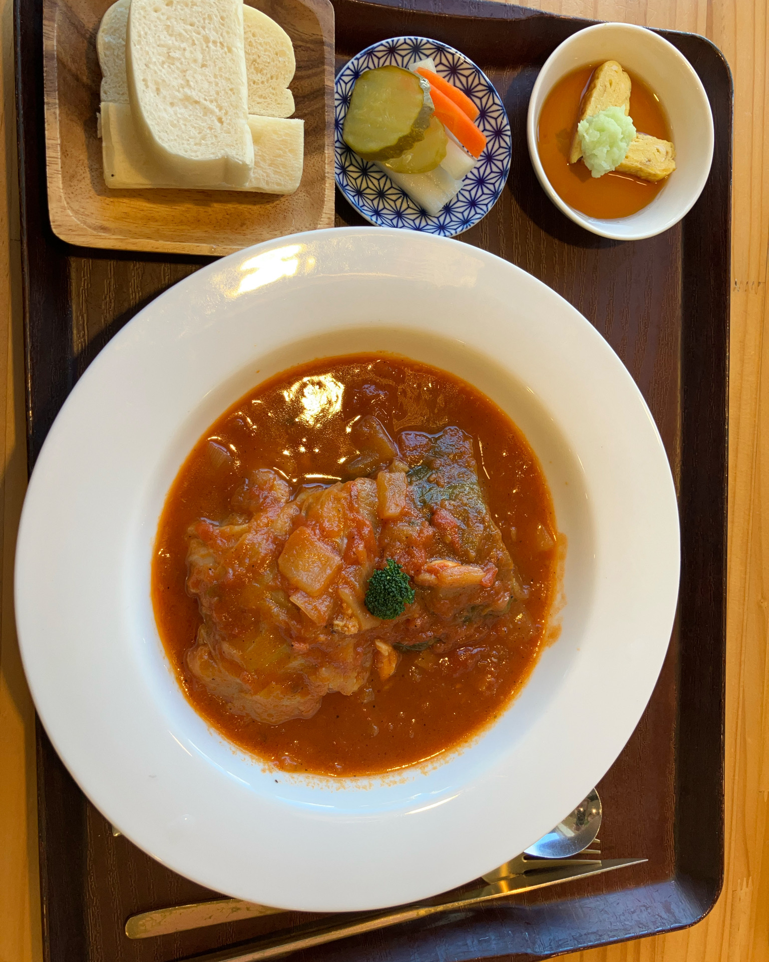 도토리키친에서 토마토 양배추롤과 청귤소바를 시켜서 아이랑 같이 먹었어요. 양배추롤이 맛있어