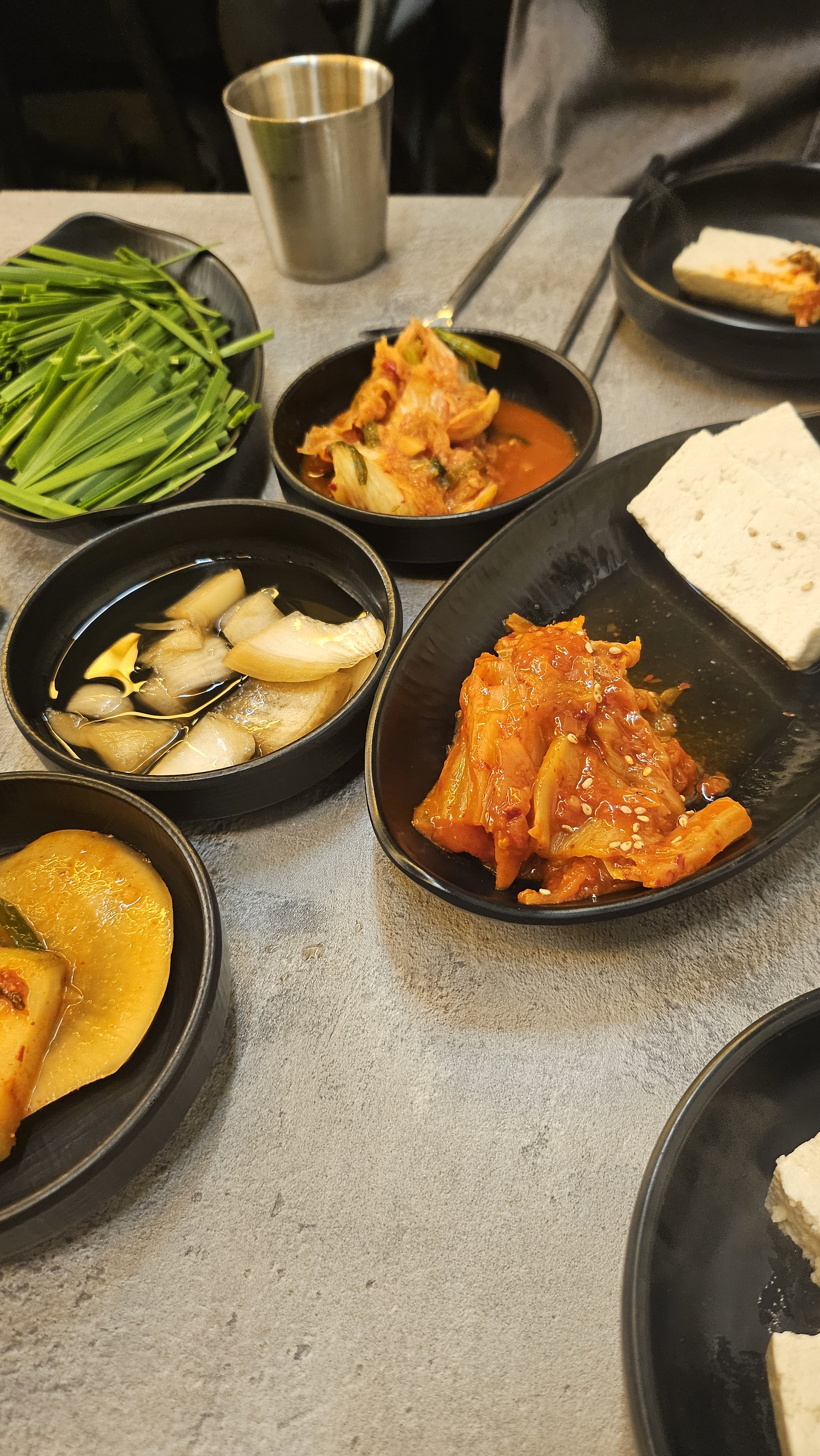 매번 스지전골이 생각날때 마다 찾는곳입니다~~~추울때면 더생각나는 맛집 완전 국물이 끝내줍