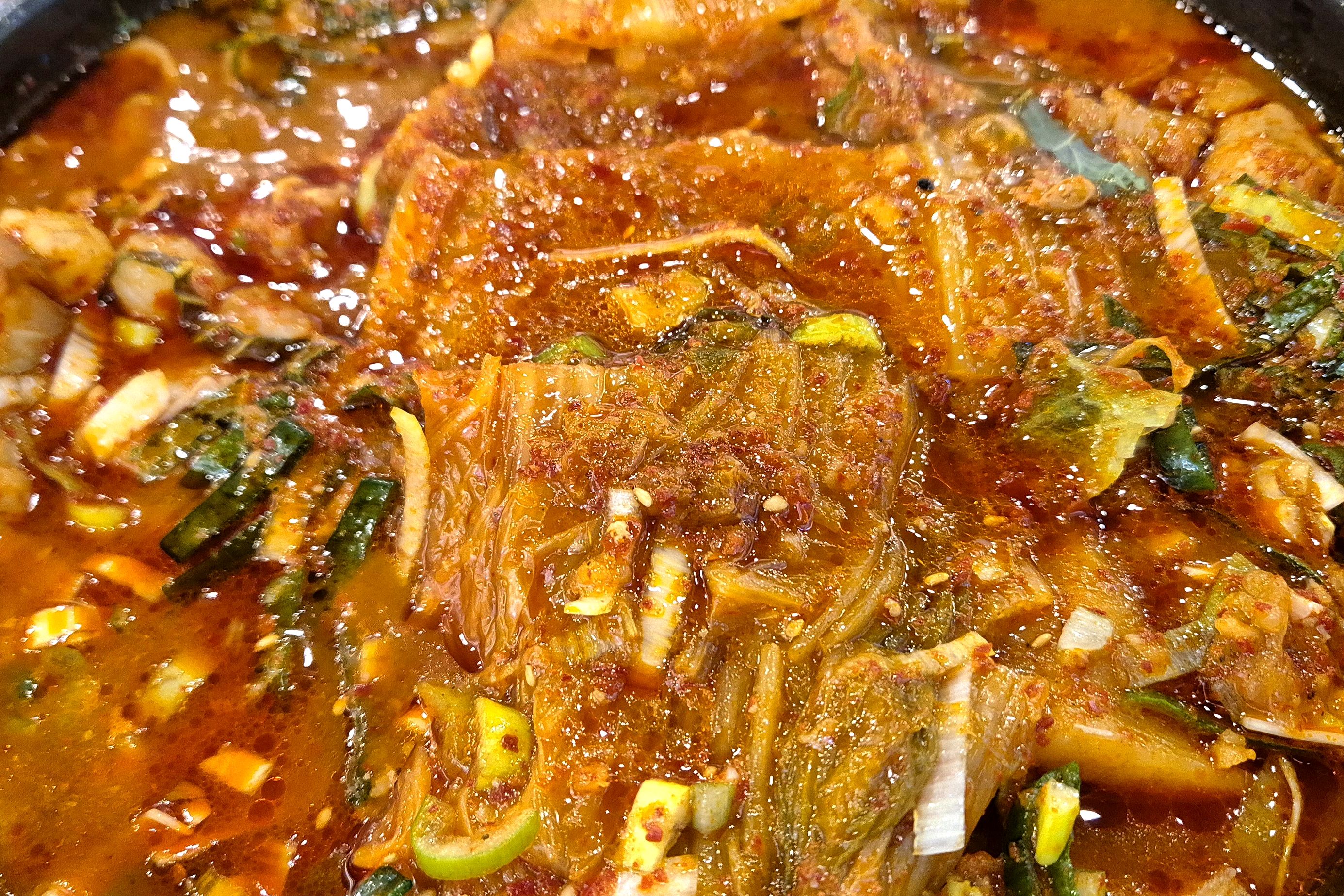 뜨끈하고 매콤한데 맛있어요 - 대전 맛집 천하