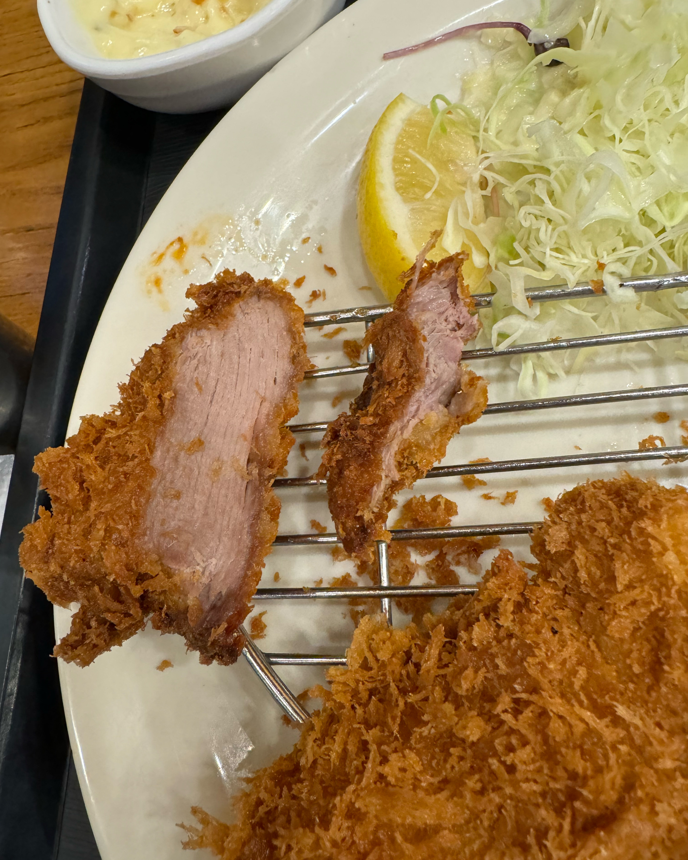 왼쪽사진은 제가받은 안심돈까스 사진이고요 - 평택 안중 맛집 홍익돈까스 안중점