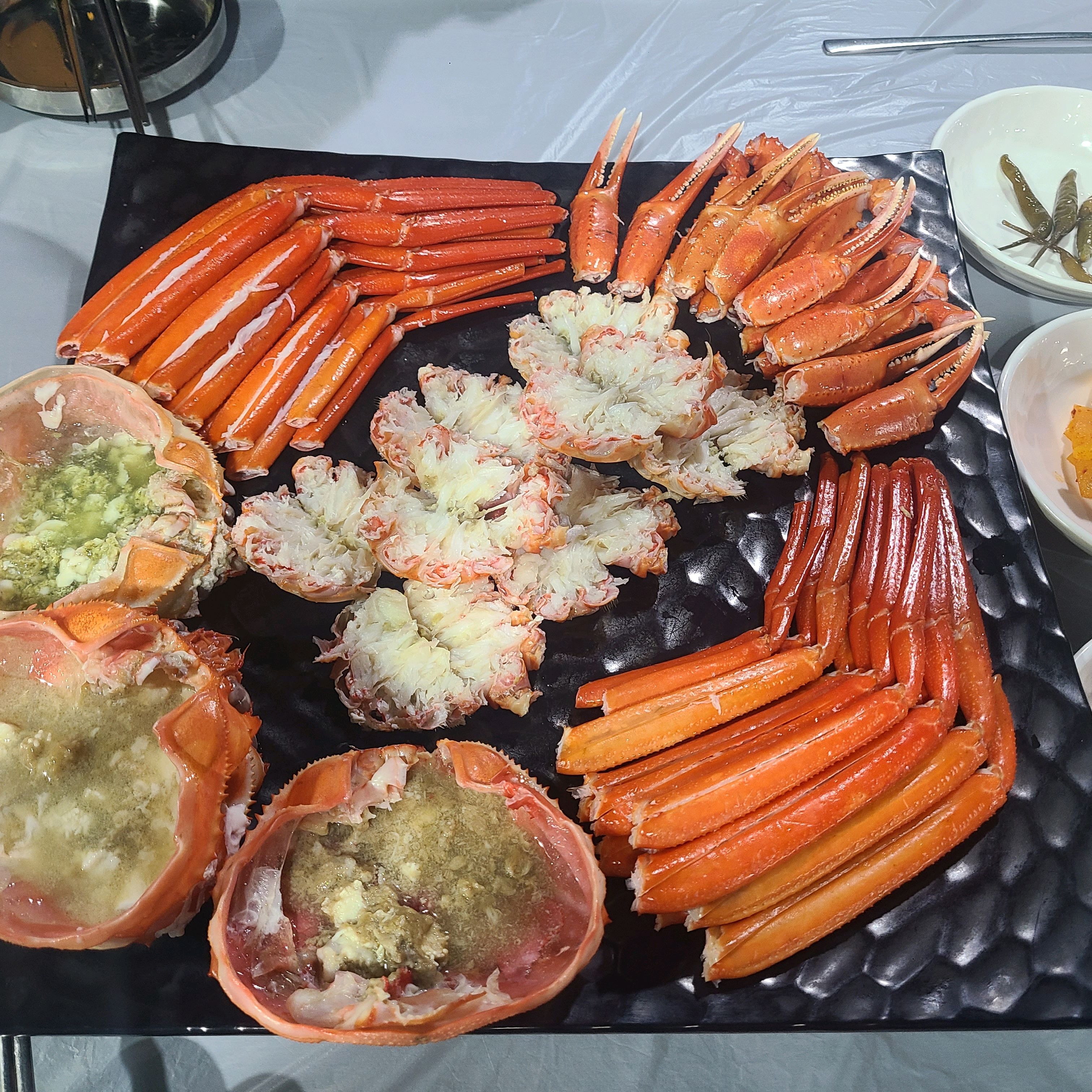 속초여행 와서 처음 와본 홍게맛집 맛있게 먹고 갑니다😊 손질도 잘해주셔서 먹기도 너무 편하