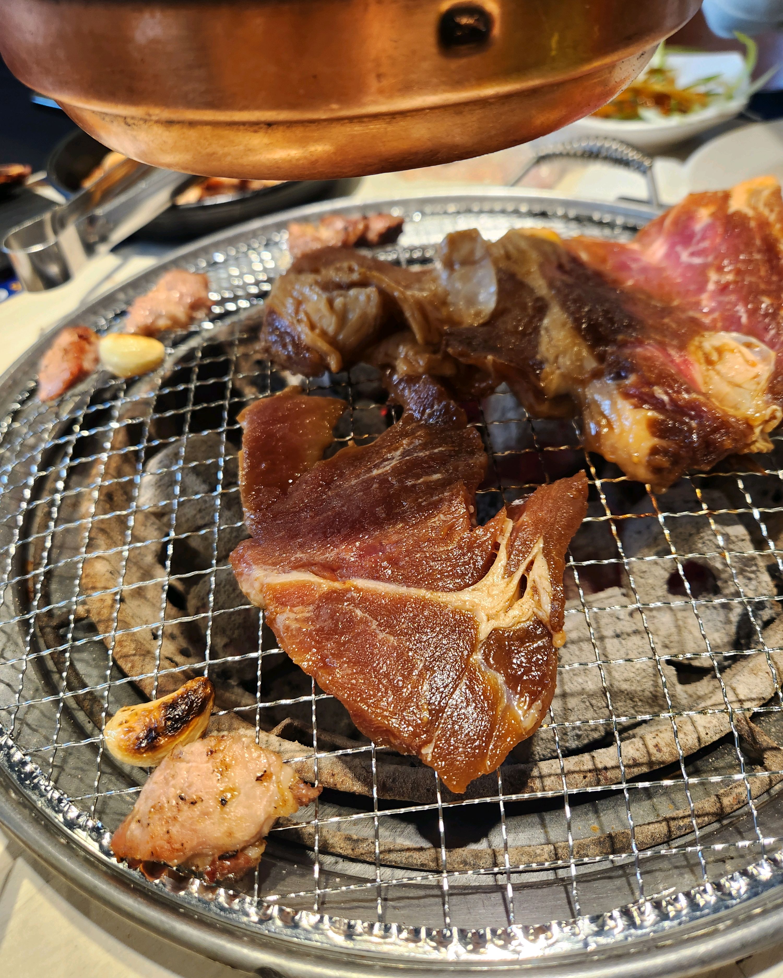 점원 분들이 친절하시고 매장이 넓으며 화장실이 가까워 좋아요 :) 고기는 언제가도 맛있고