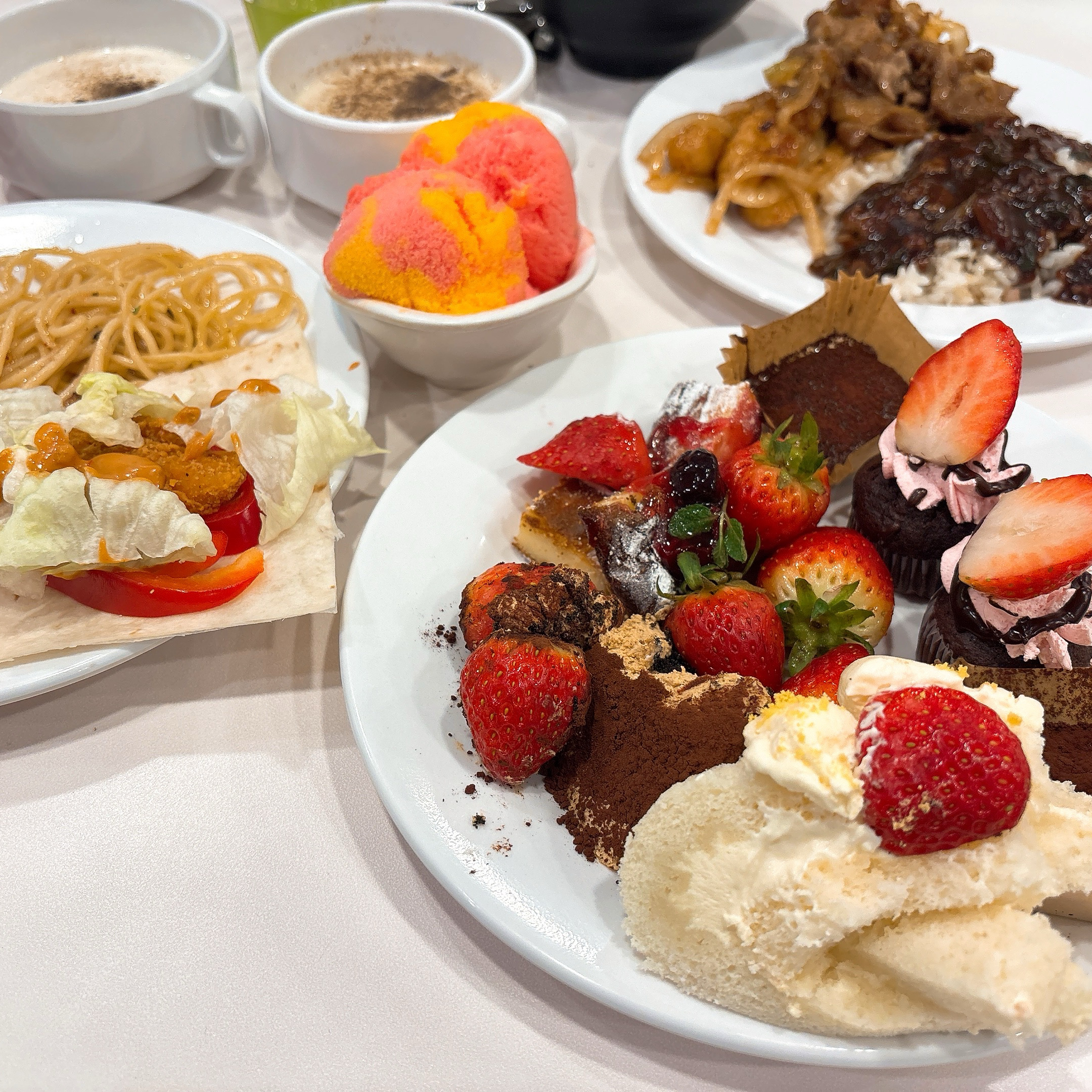 딸기데이라고해서 다녀왔어요 이것저것 많이먹었는데 - 일산 뉴코아 맛집 애슐리퀸즈 뉴코아 일산점