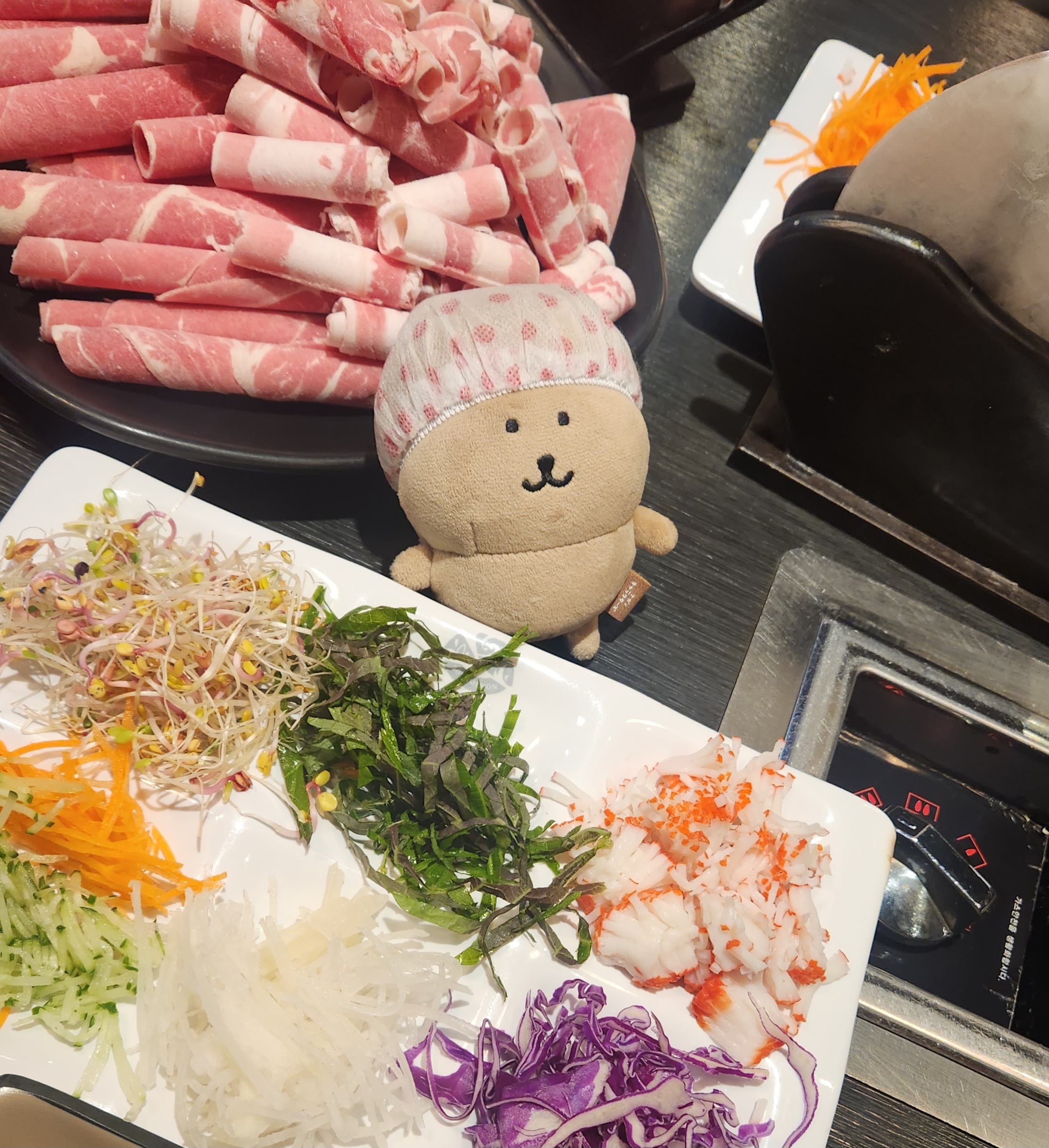 너무 맛있게 잘 먹었습니다😍 고기 서빙해주시다 하나 떨어트리셨다고 하나 따로 가져다주셨어요