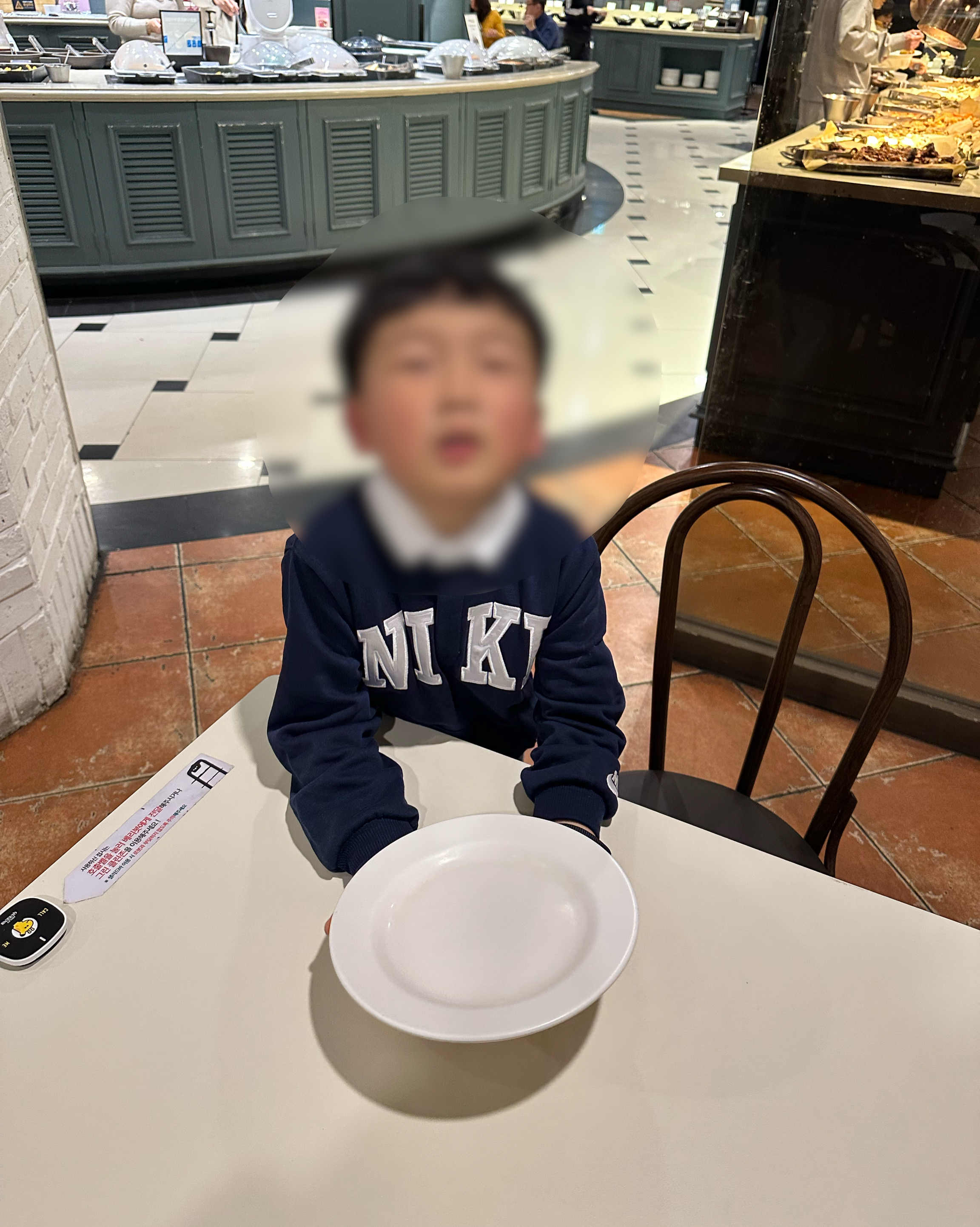 아이와 방문하기 편하고 음식도 금방 보충해주셔서 불편함 없이 이용했어요 - 불당동 맛집 애슐리퀸즈 갤러리아 천안점