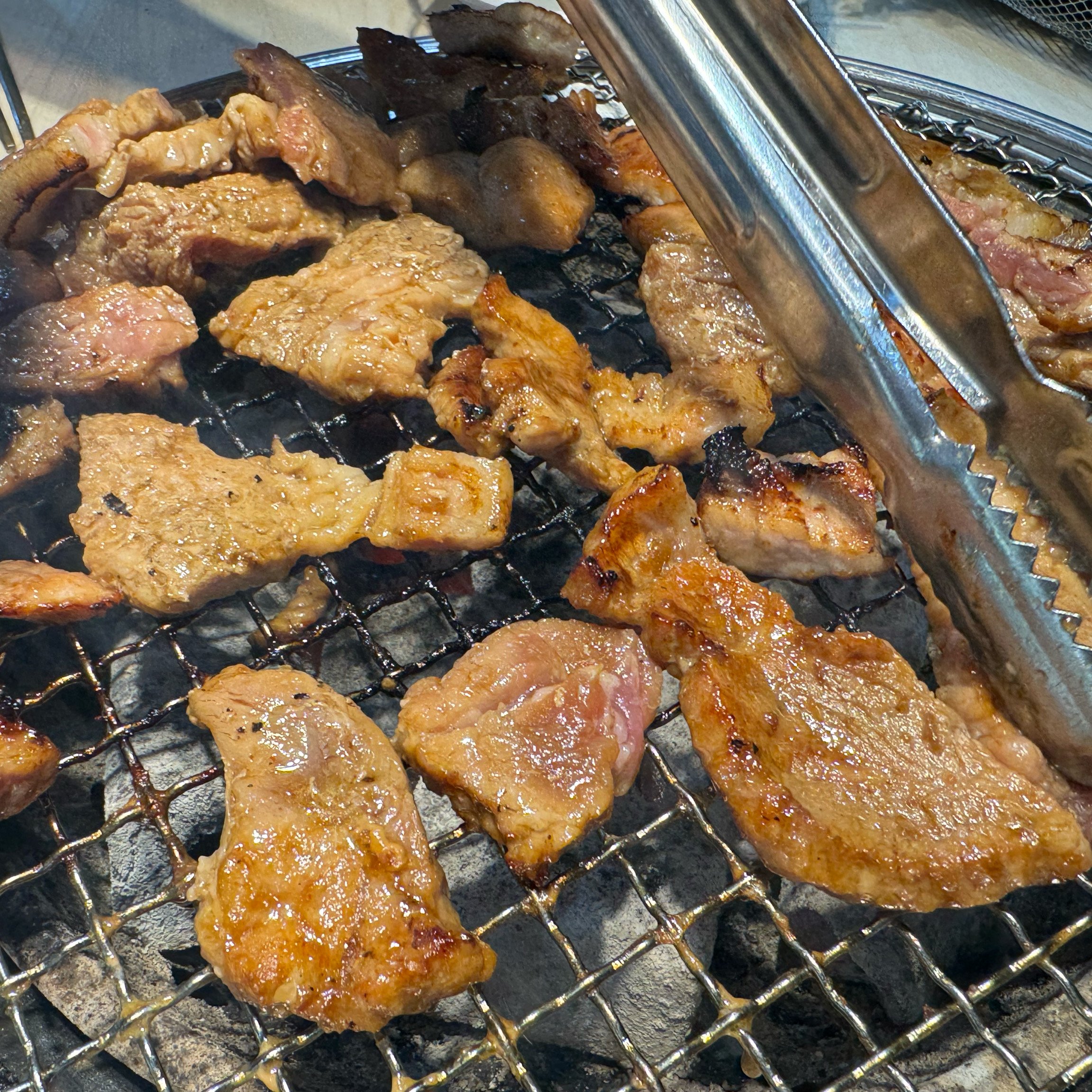 고기땡길때마다 오는 명륜! 오랜만에 방문했지만 여전히 맛있어요! 좀 이른시간에 방문해서 그