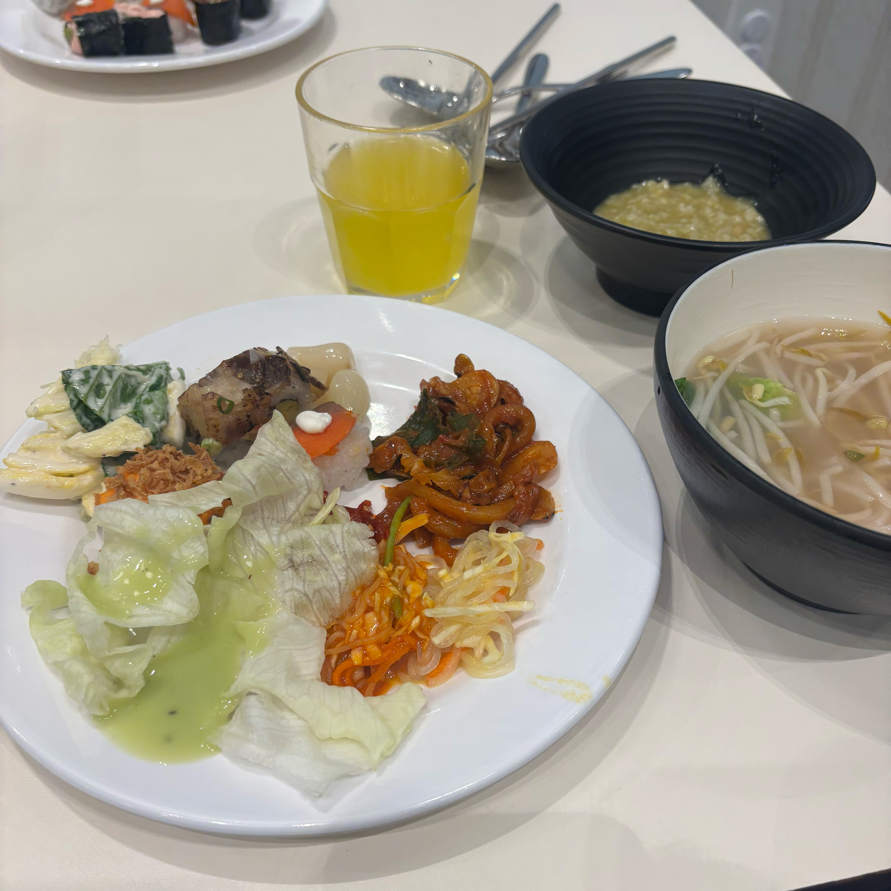 애슐리 정말 오랜만에 다녀왔어요. 서수원이마트점은 처음인데 넓고 자리도 많아서 그런지 웨이