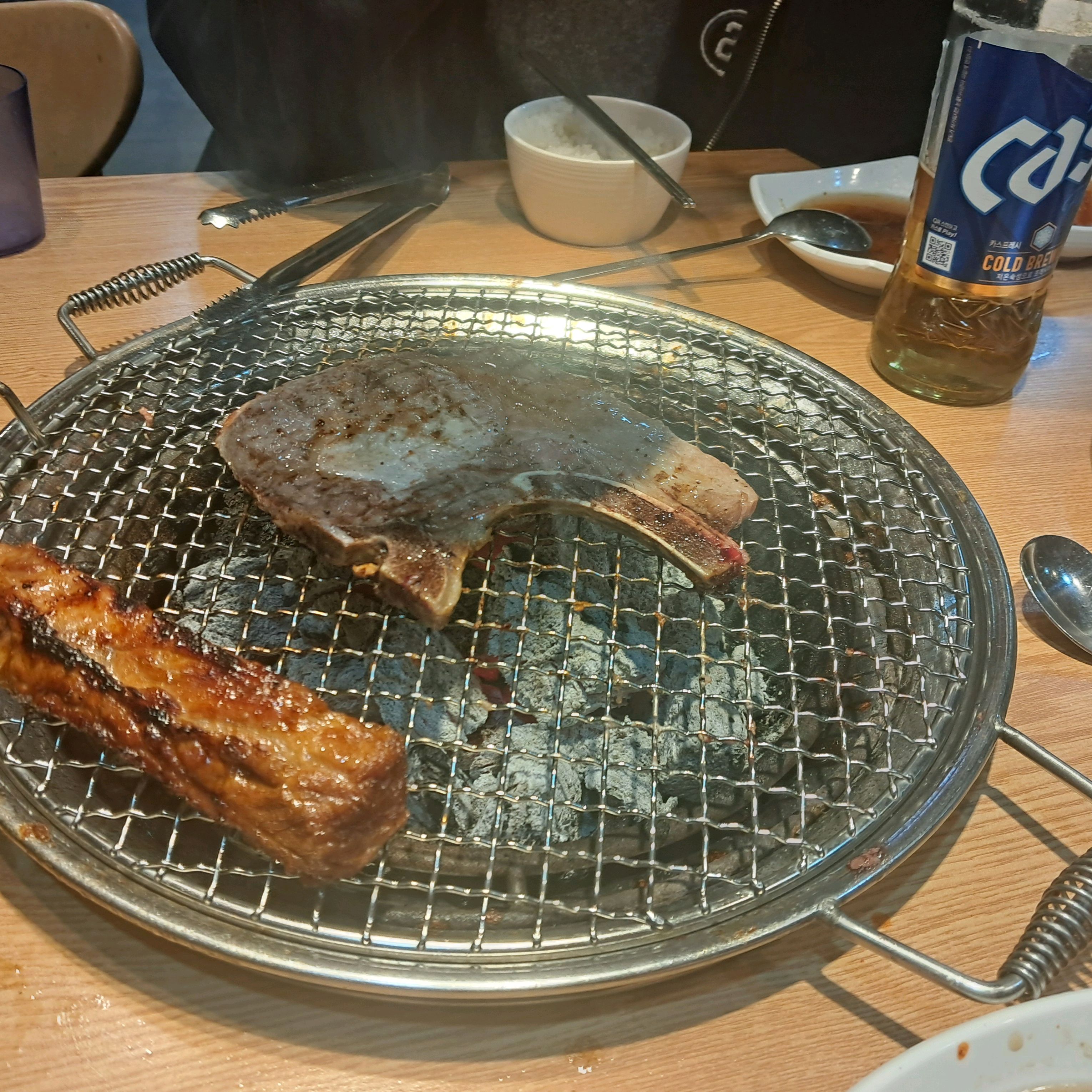 고기 너무 맛있고 여러번 가져다 먹어도 계속 좋은 질의 고기로 먹을 수 있어서 좋아요! 매