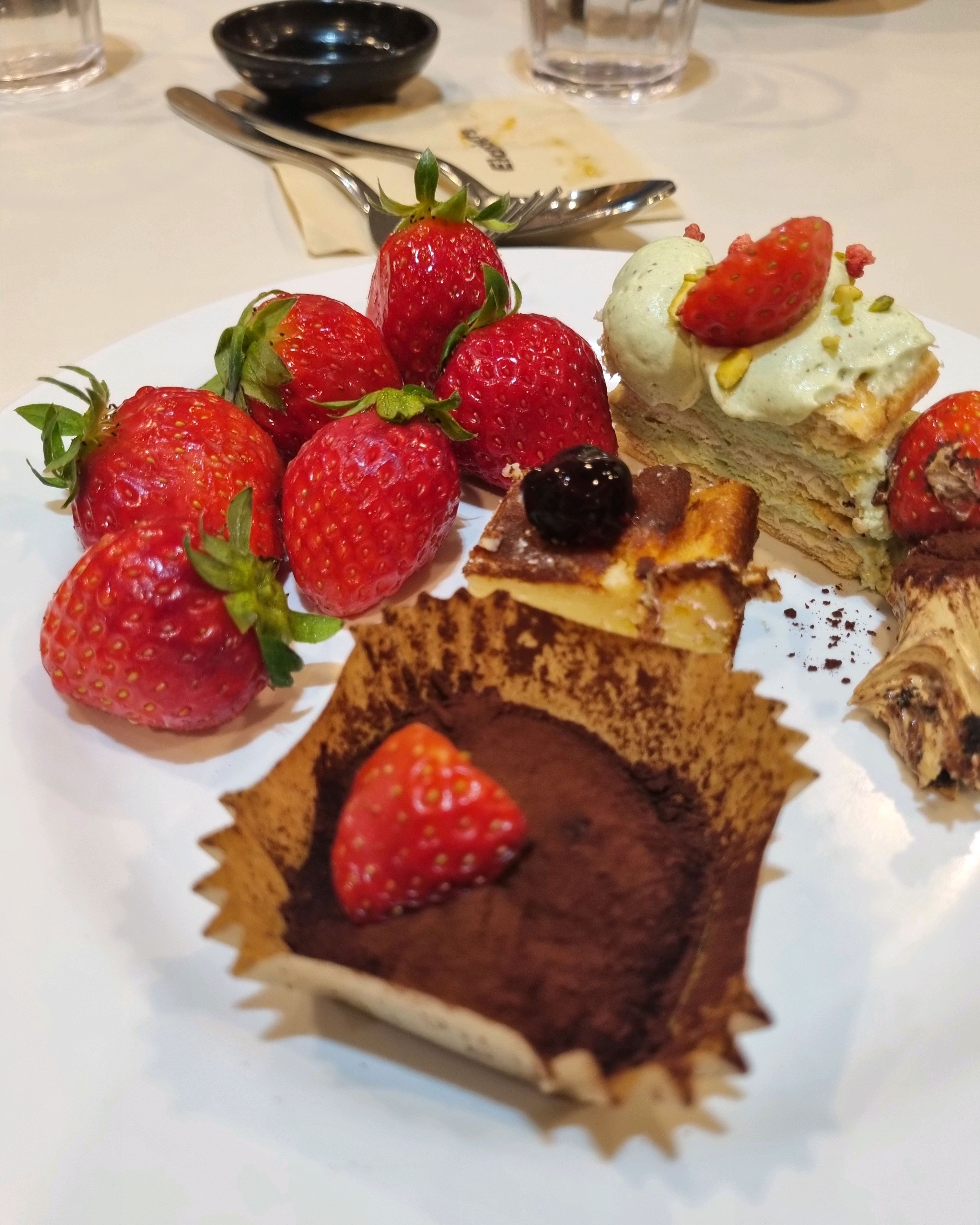 딸기 특선 있는 때라 좋았어요 - 수원터미널 맛집 애슐리퀸즈 NC 수원터미널점