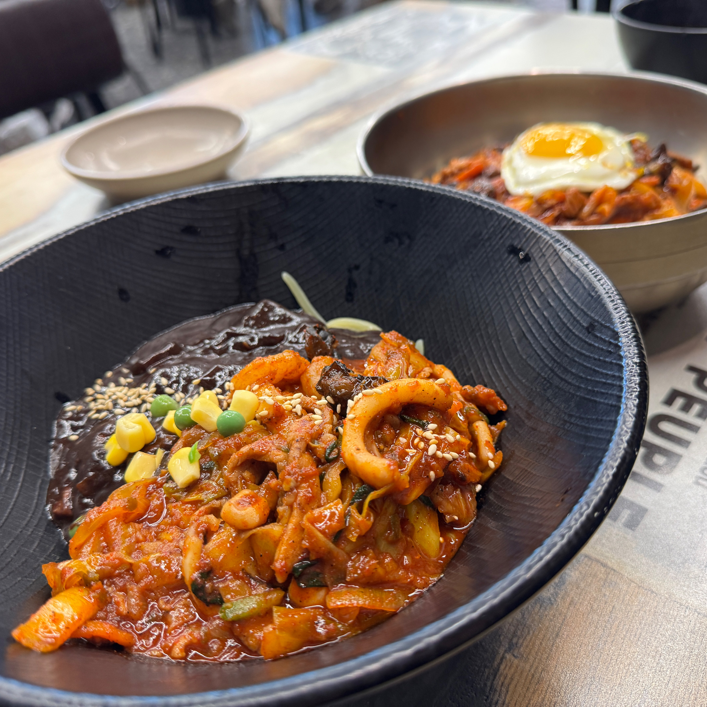 중화비빔밥 중화짜장면 유명하다고 해서 멀리서 왔는데 맛나네요 ㅎㅎㅎ 대구에 언제 또 올지 