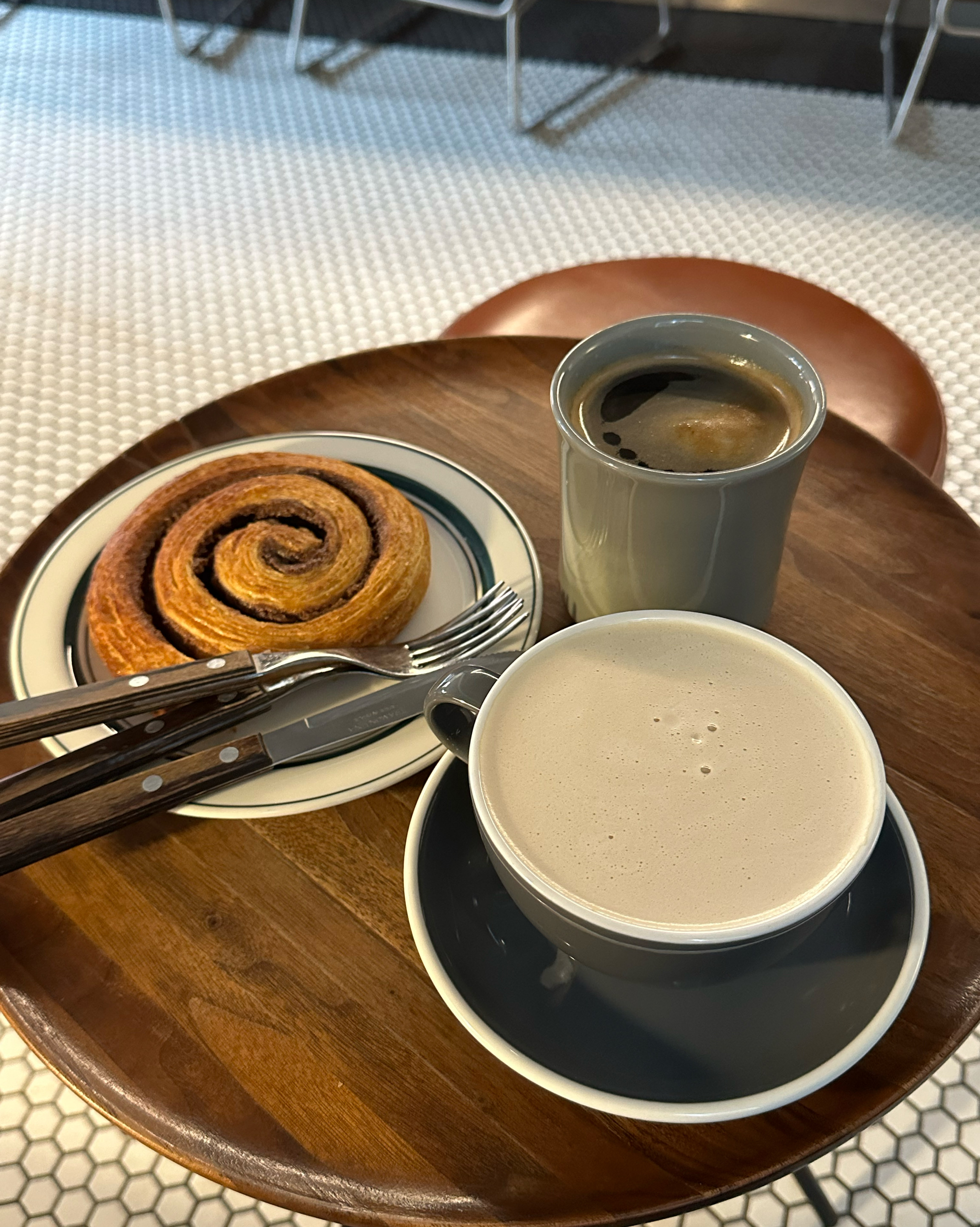 [경리단길 맛집 Cafe TRVR] 직접 가본 로컬 리뷰