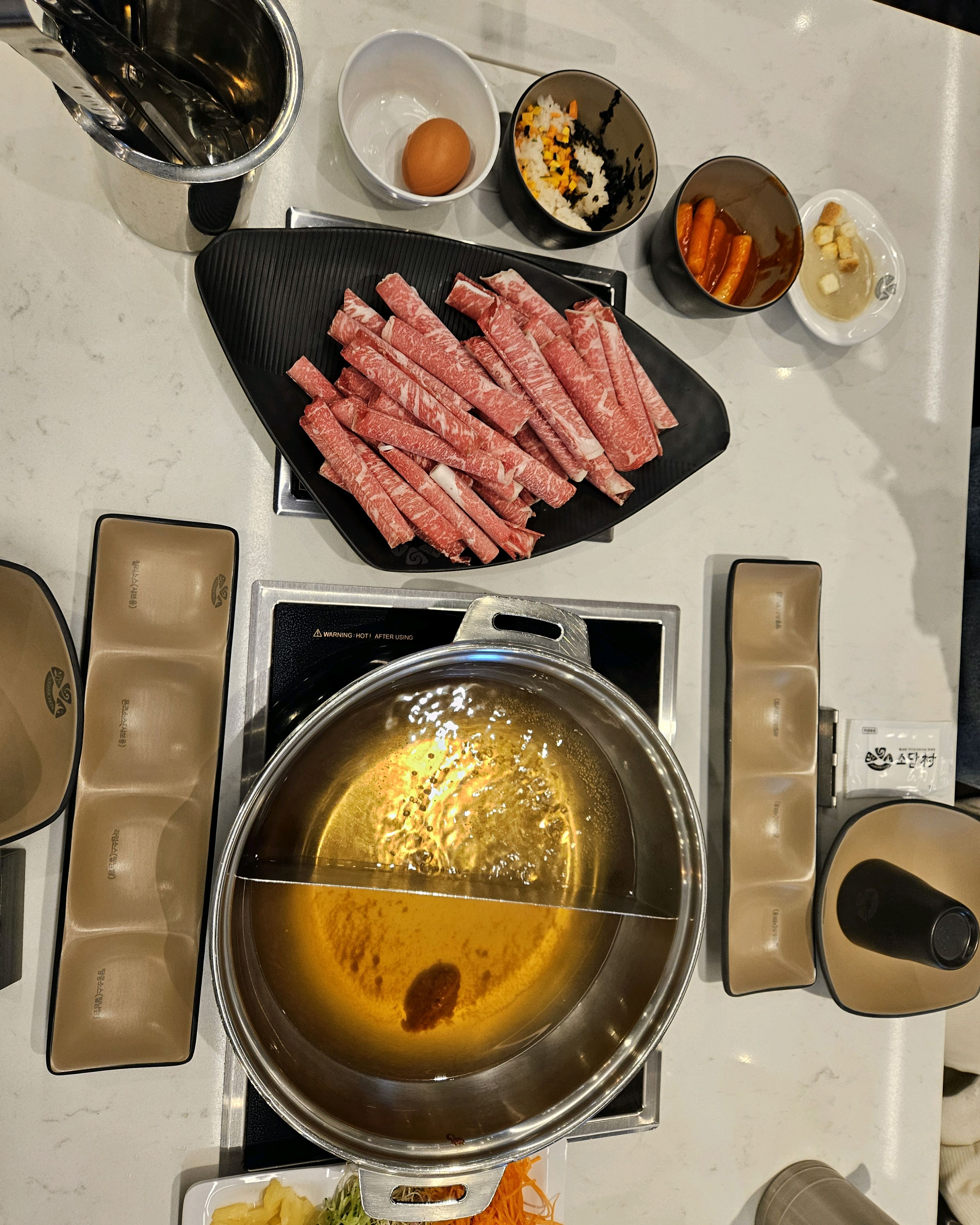 진짜 가성비 끝판왕이에요! 샤브샤브 너무 맛있고 월남쌈도 무한리필이라서 야채 엄청 먹었어요
