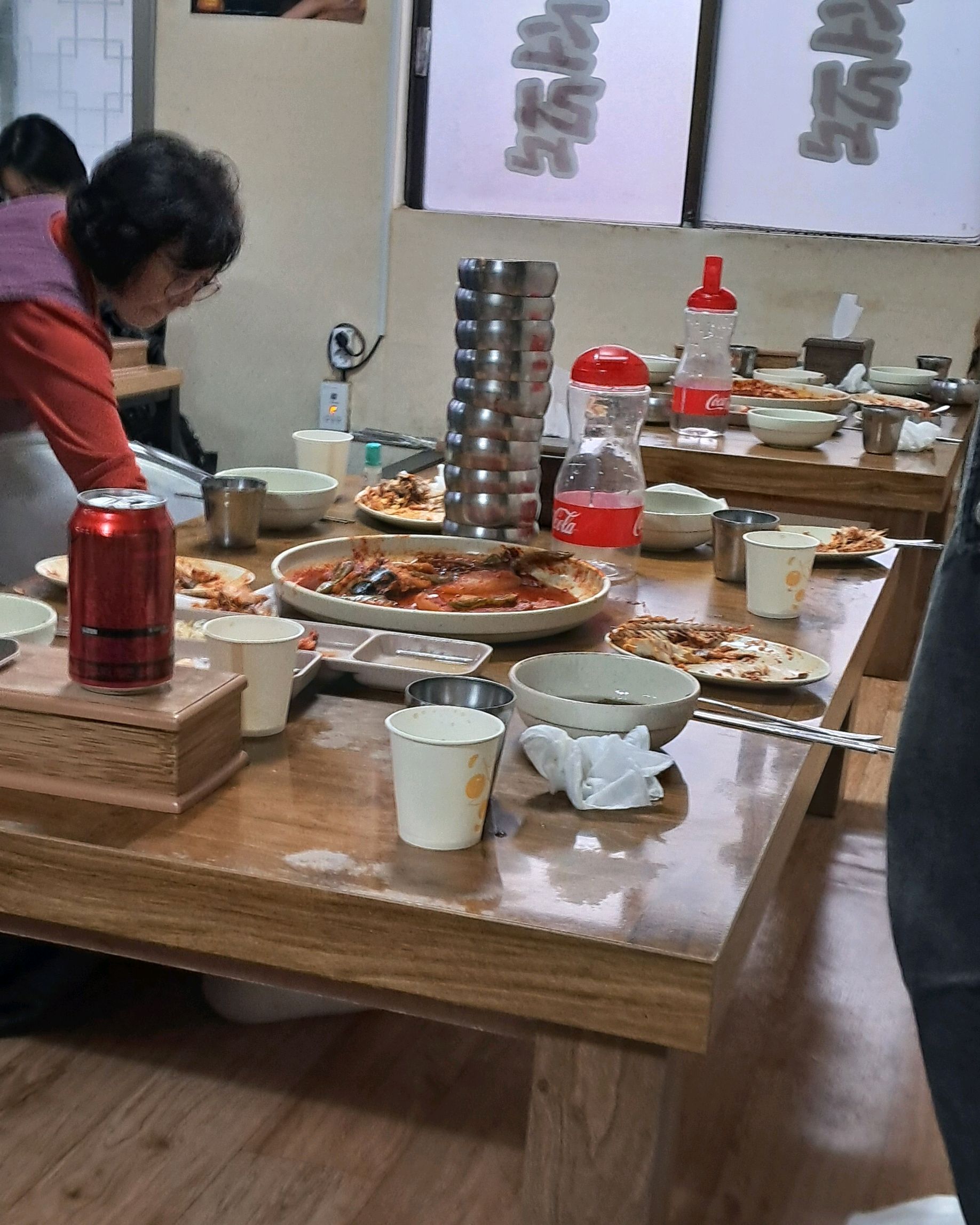 옆자리 이대남 4명이 빕10그릇 대단한 👍 - 제주 맛집 맛나식당