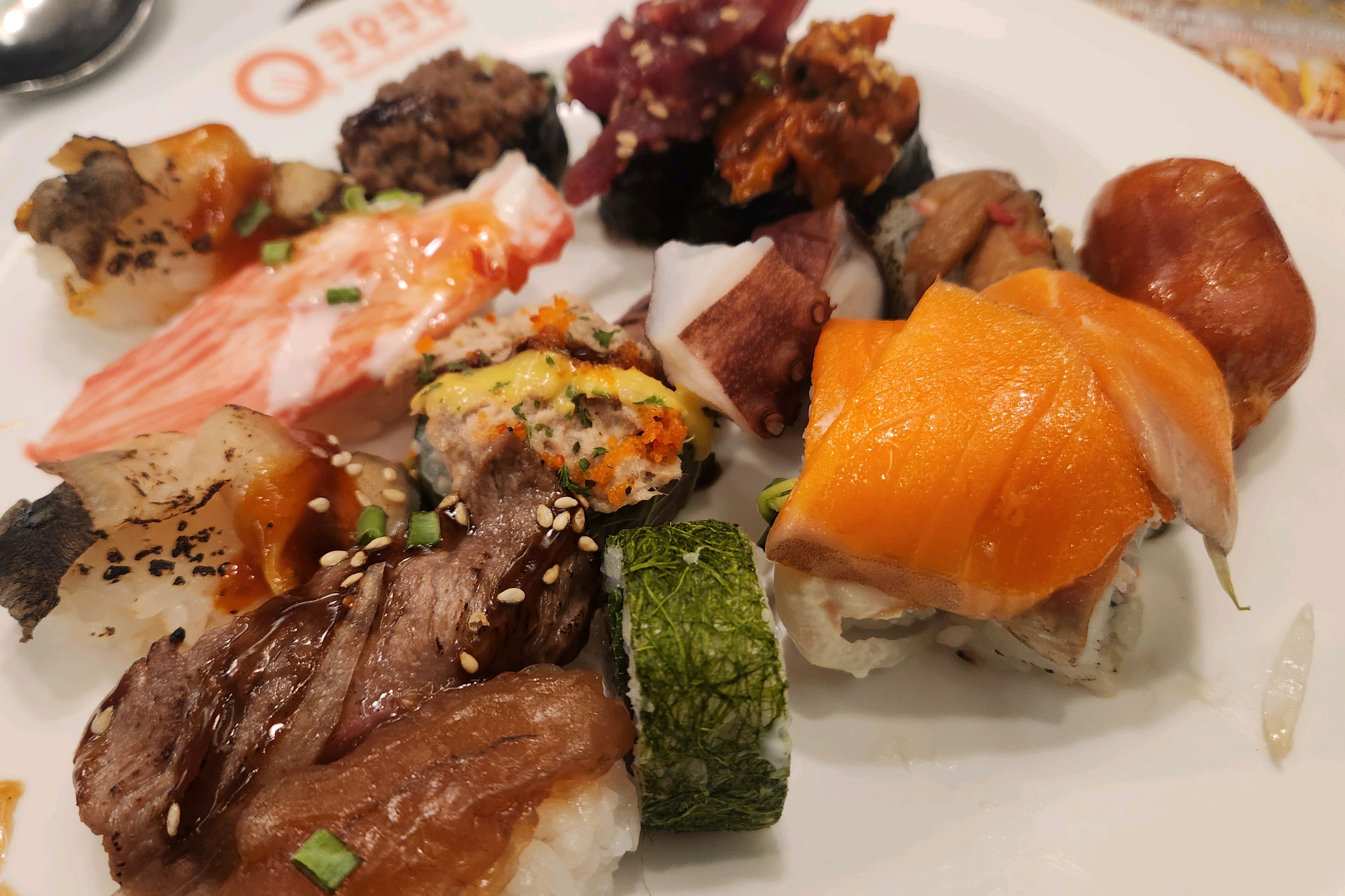 오랜만에 갔는데 역시 맛있네요 더 맛있어진듯 남동생 생일이라 10명이 갔는데 다들 만족했어