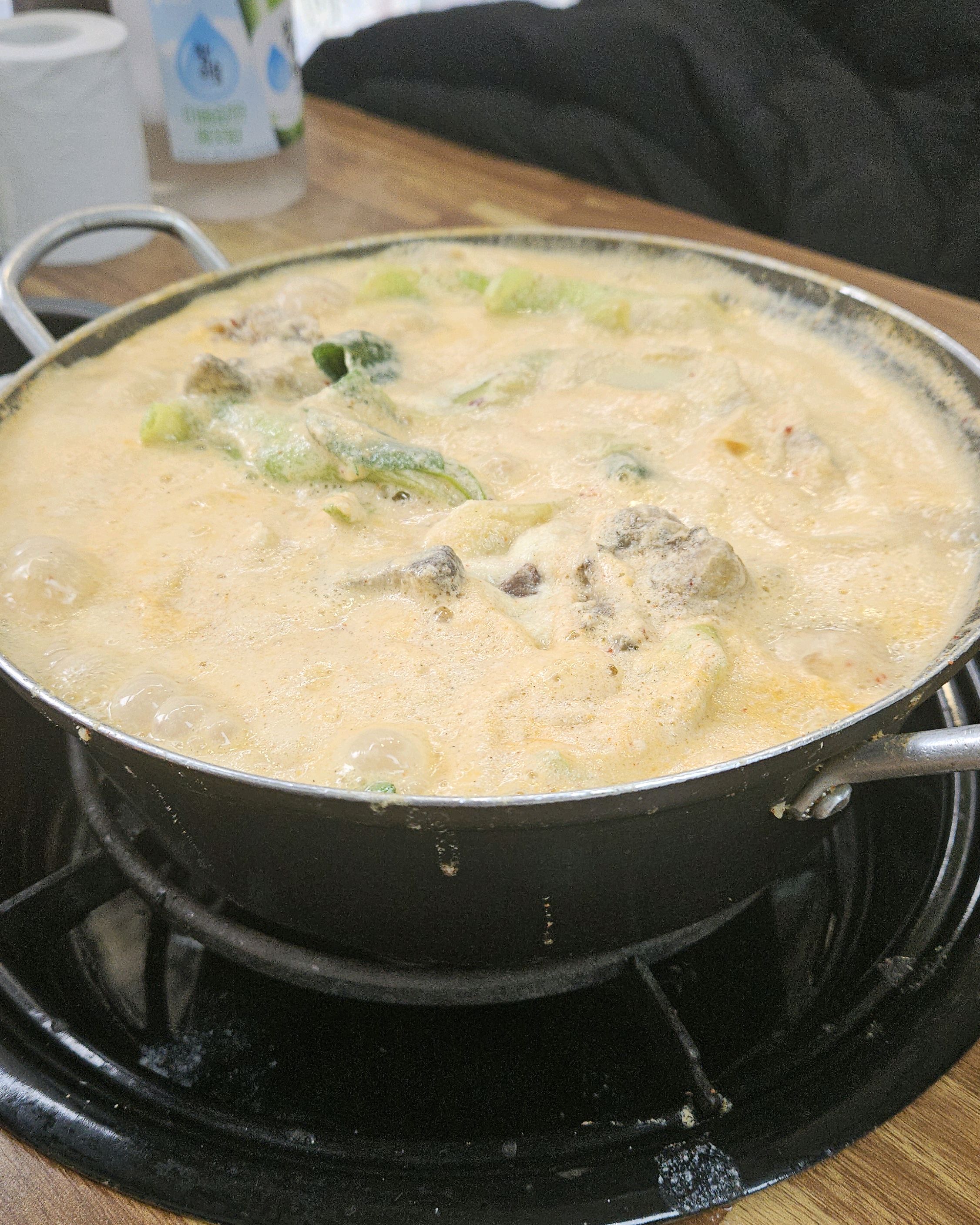 밥먹으면서 너무 스트레스 받았어요.. - 안양 맛집 안양감자탕