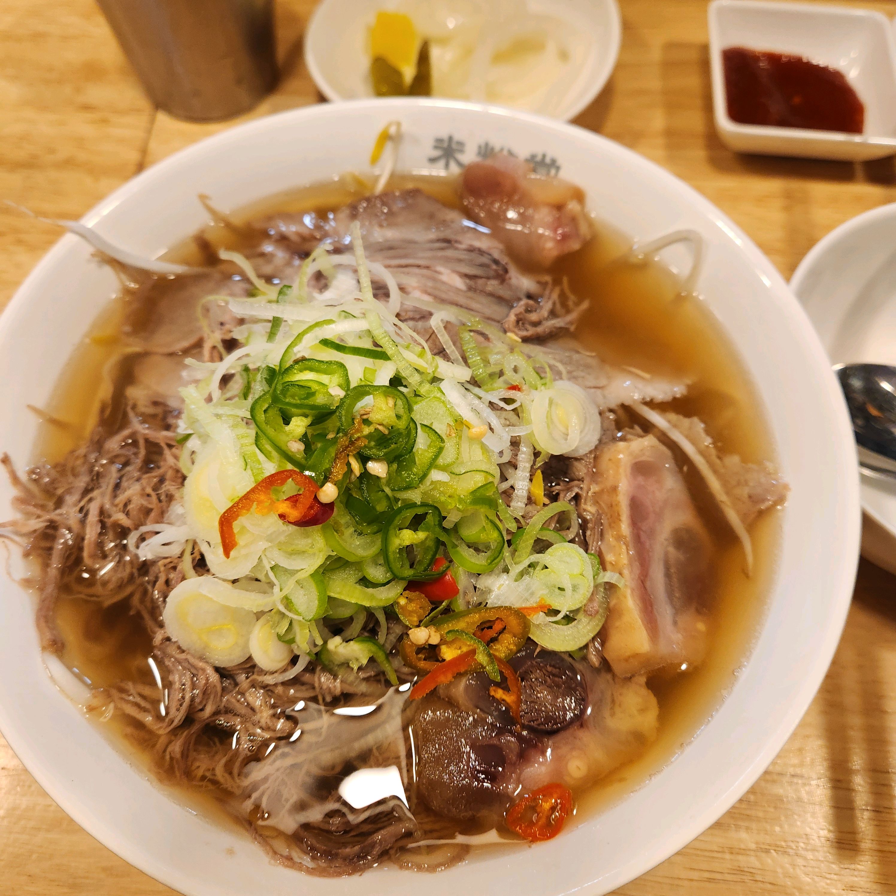 얼큰하게 먹고싶어 핫소스 듬뿍넣고 먹었네요. - 상인동 맛집 미분당 상인점