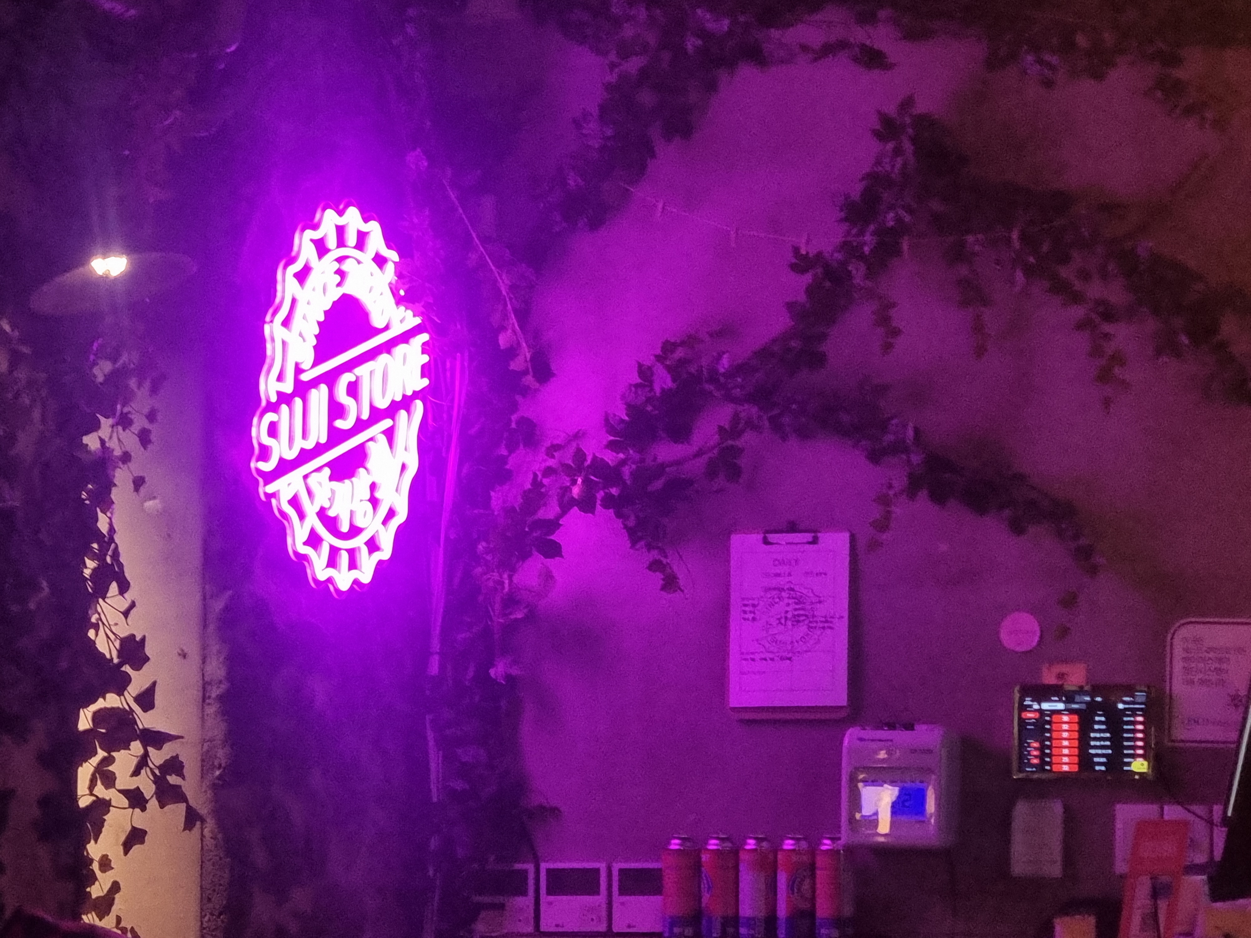 디자인이 예쁘고 안주도 너무 맛있고 분위기가 좋아서 다시 올거 같습니다 직원도 너무 친절해