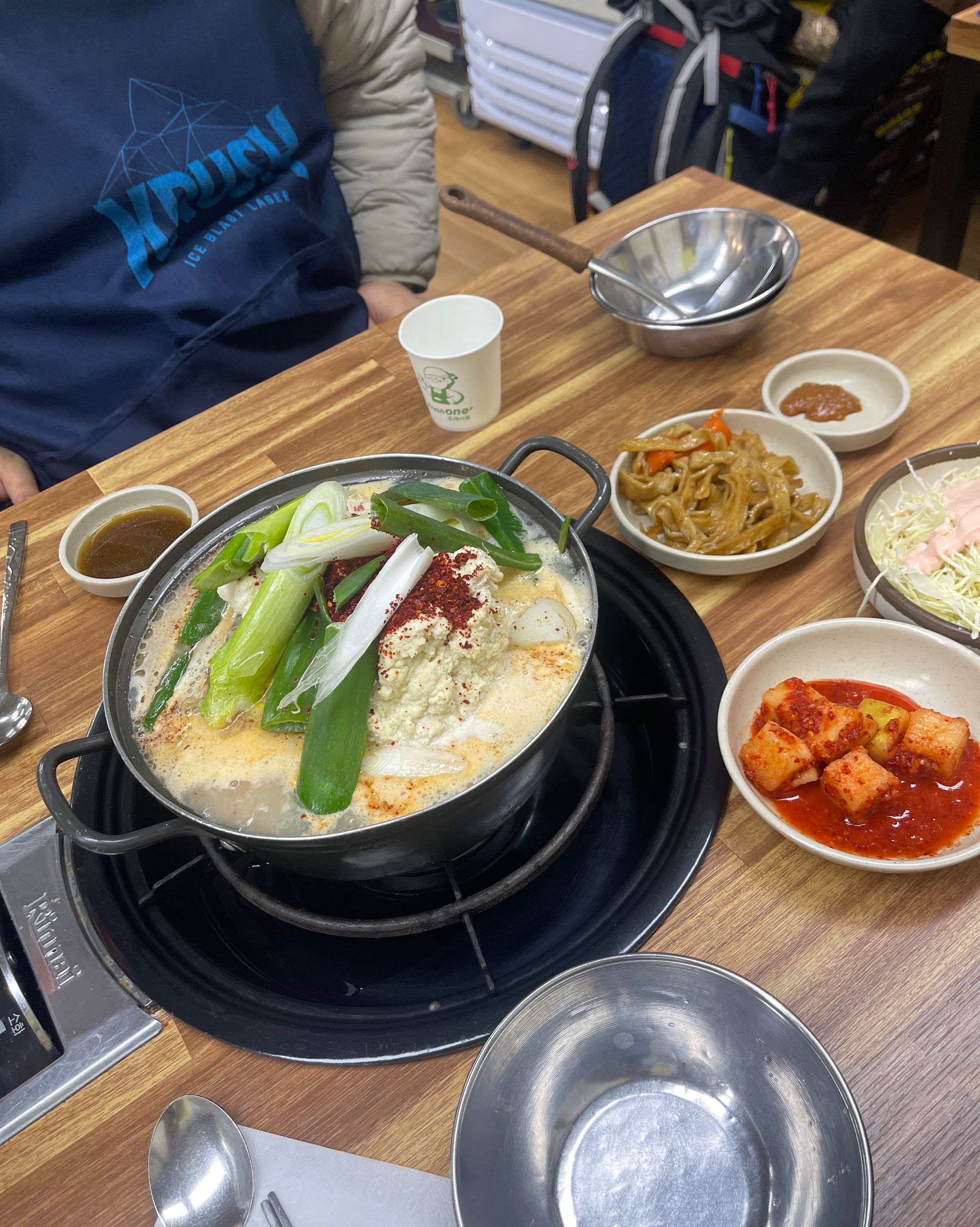 안양엔 콩비지 감자탕이 유명하다고해서 남양주 진접에서 왔는데 진접이 100배 맛닜다....