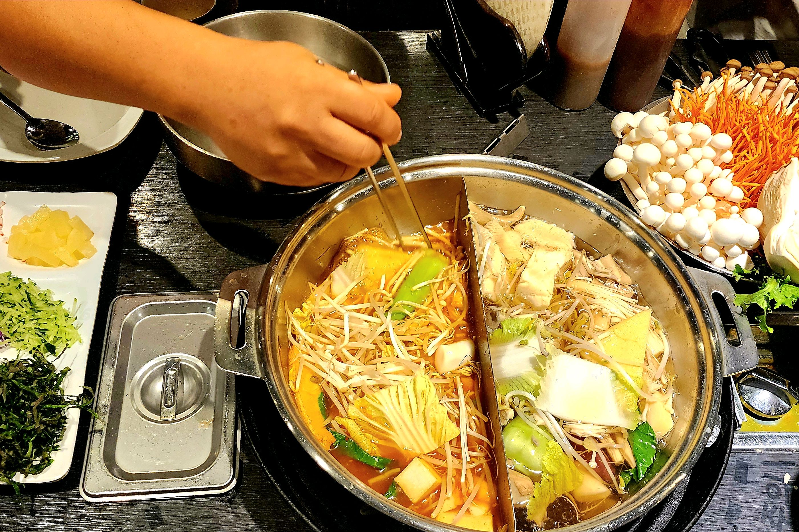 가족과 함께 너무 맛있게 먹었고 카페가 같이 있어 너무 좋았어요 - 전주 효자동 맛집 소담촌 전주효자점