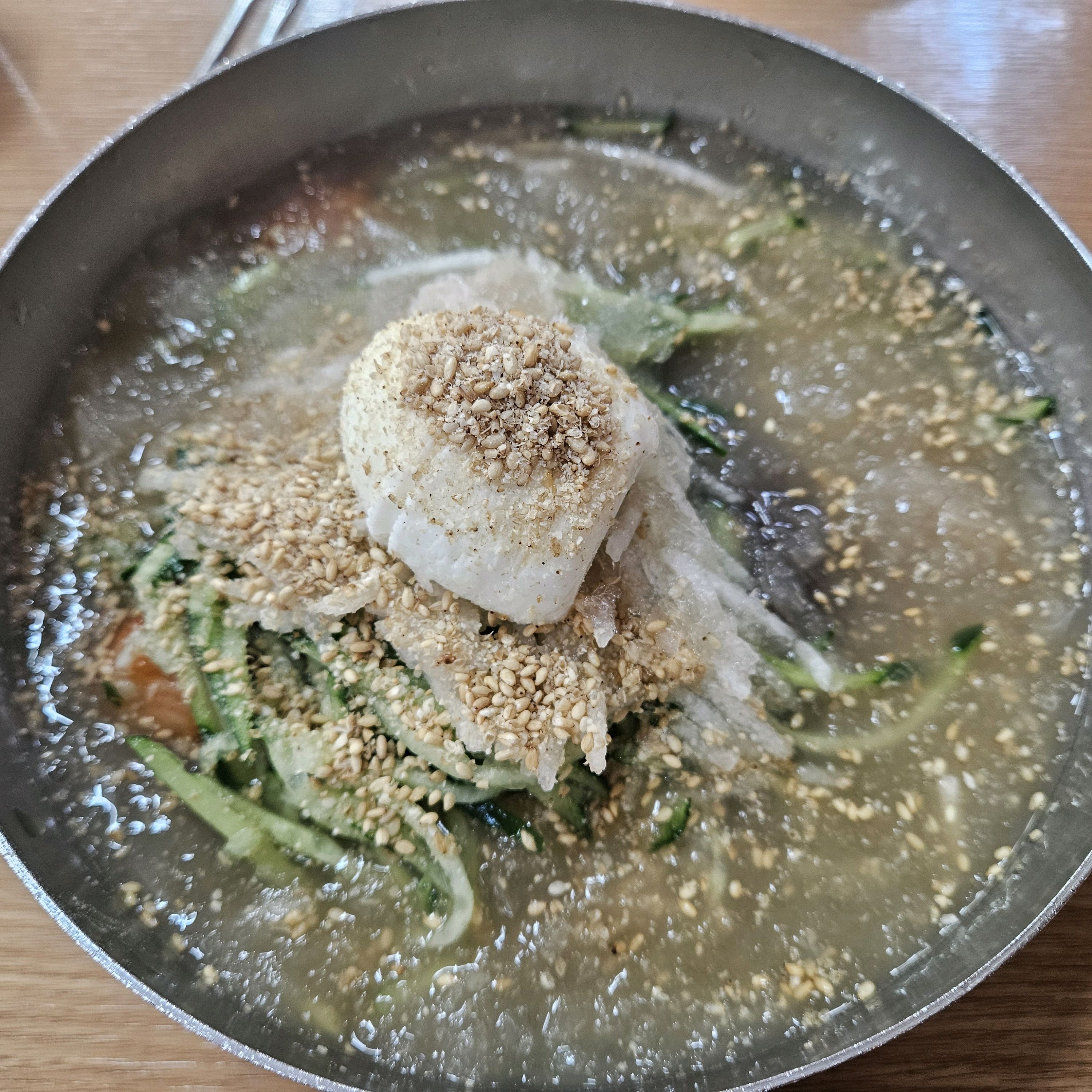 😄여름에 갔다가 웨이팅이 말도 안되게 길어서 포기했었는데 - 인천 맛집 별미칡냉면원조