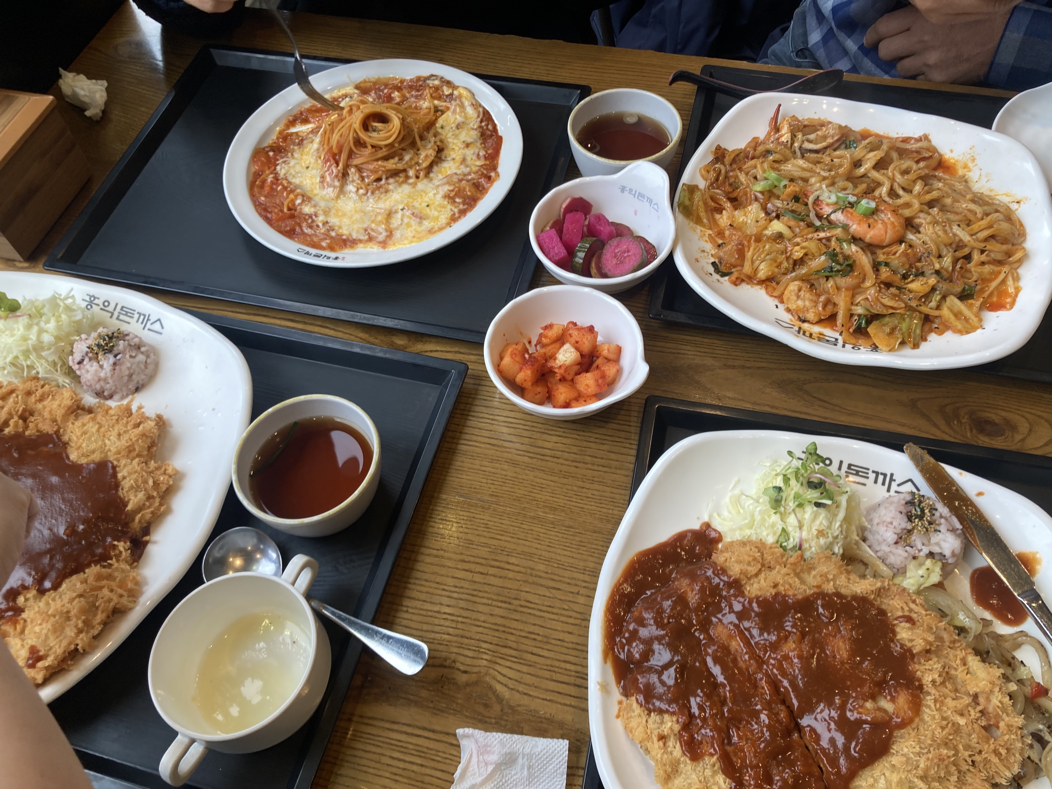 세트로 돈까스볶음우동이 생겼네요 - 전주 효자동 맛집 홍익돈까스 전주효자점