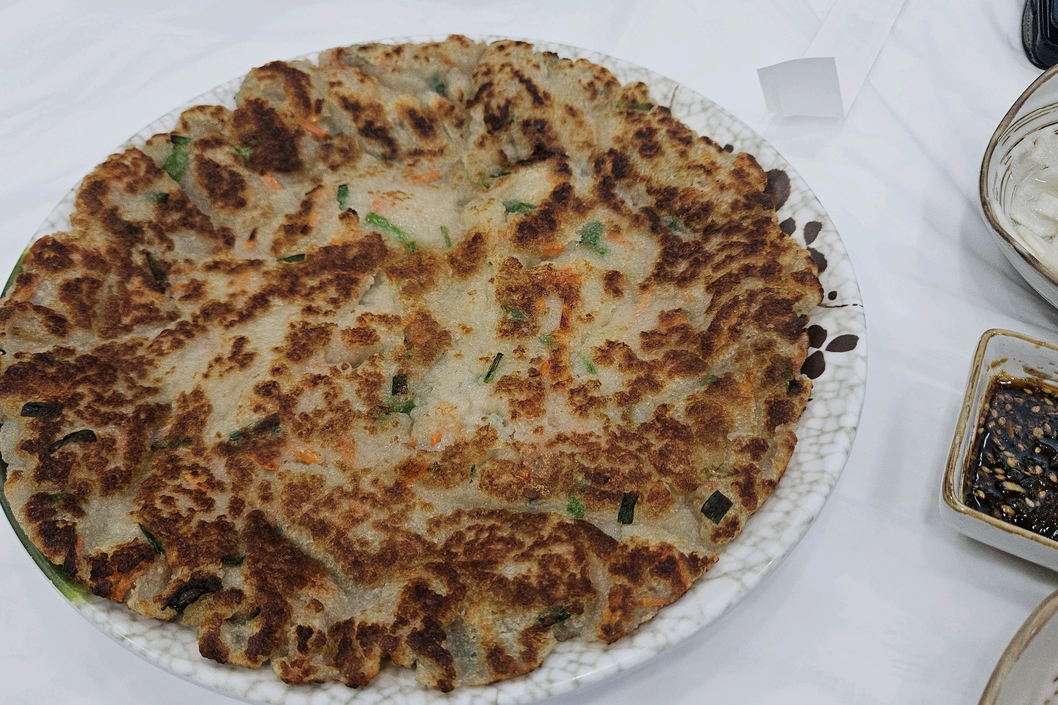 감자전이 두툼한데 겉이 바삭하니 너무 맛있었어요! 막국수도 맛있지만 감자전 맛있어서 속초방