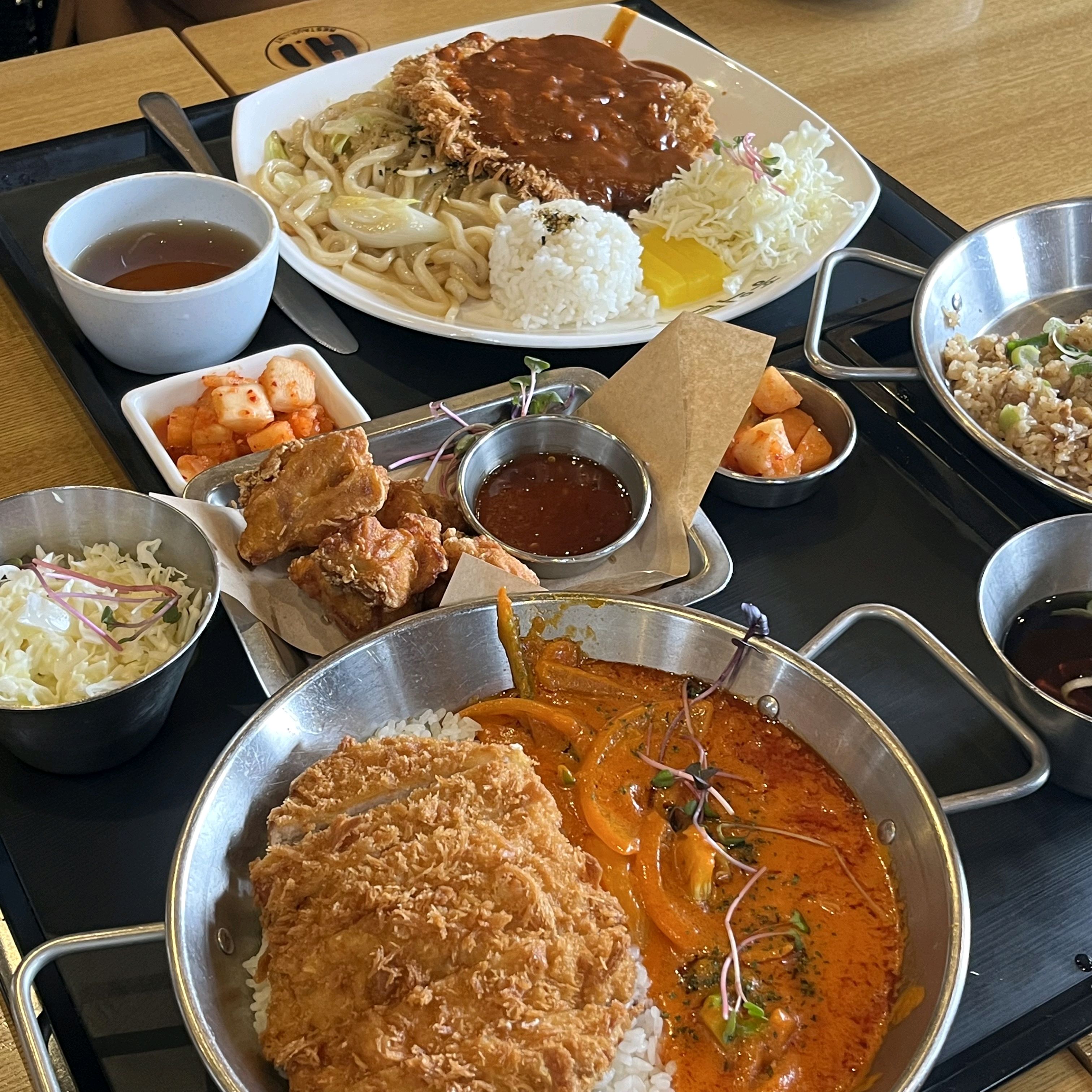 돈까스 넘 맛있어요~!! 로제돈까스는 살짝 매콤한데 많이 맵지 않아서 정말 맛있었어요😋 - 충주 안림동 맛집 홍익돈까스 충주점