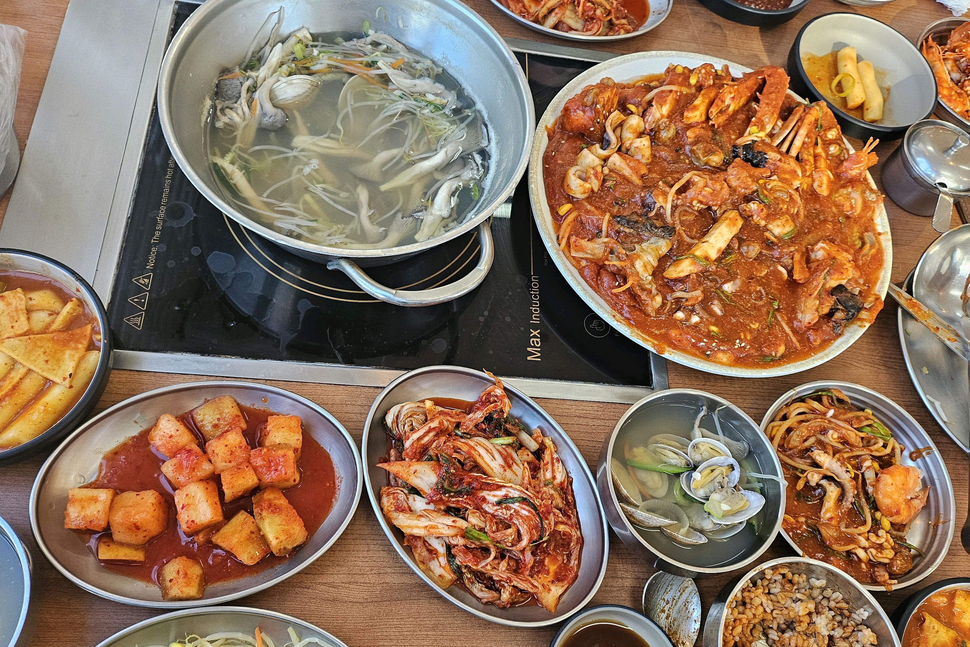 칼국수 먹으러 자주 오는 곳입니다. 이번엔 해물찜도 시켜보았는데 맛있네요. - 인천 맛집 가온칼국수 송도본점