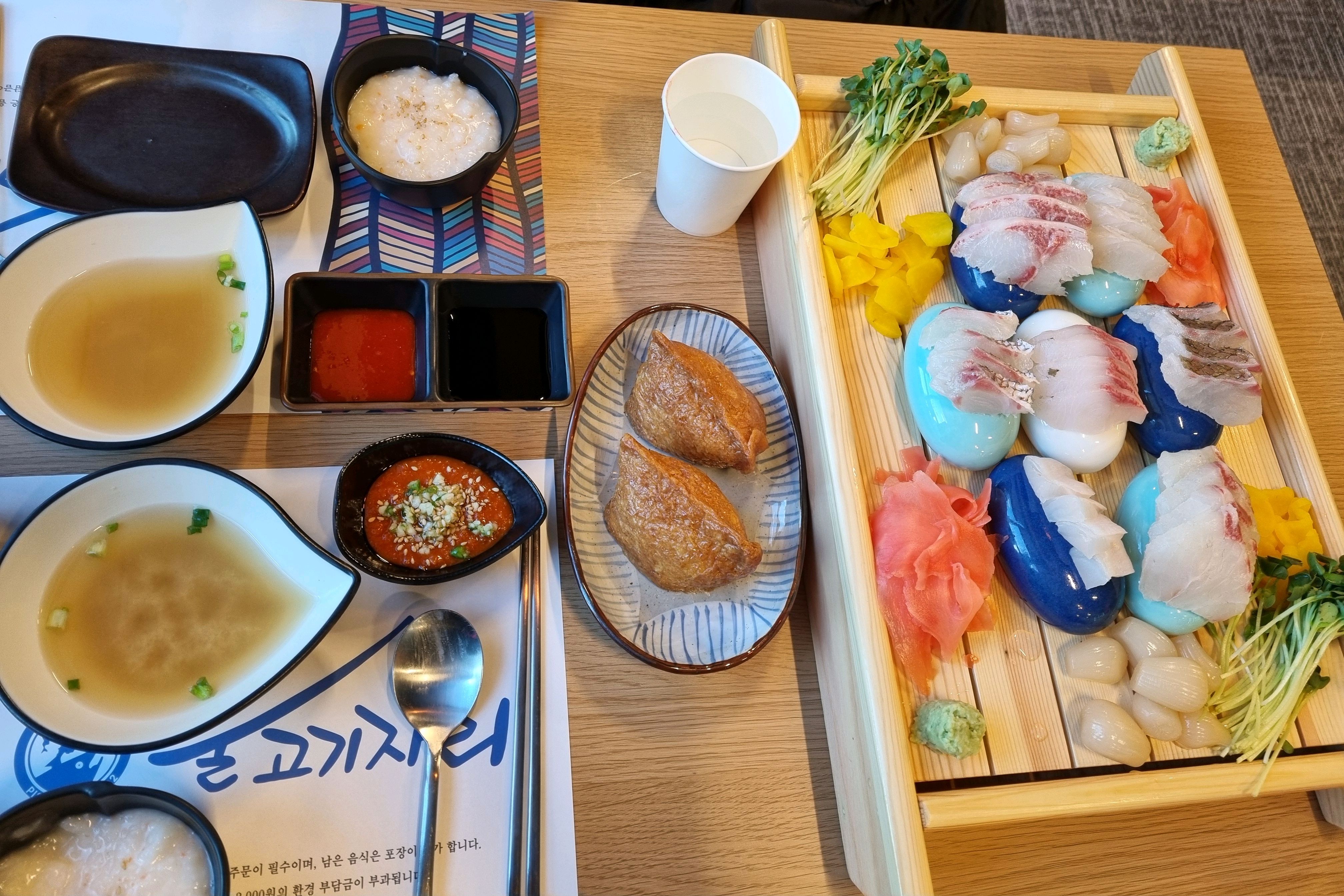 회가 신선하고 맛있어요~^^ 뚜김과 버섯구이는 따뜻해서 회와함께 먹기가 좋았어요~ 유부초밥
