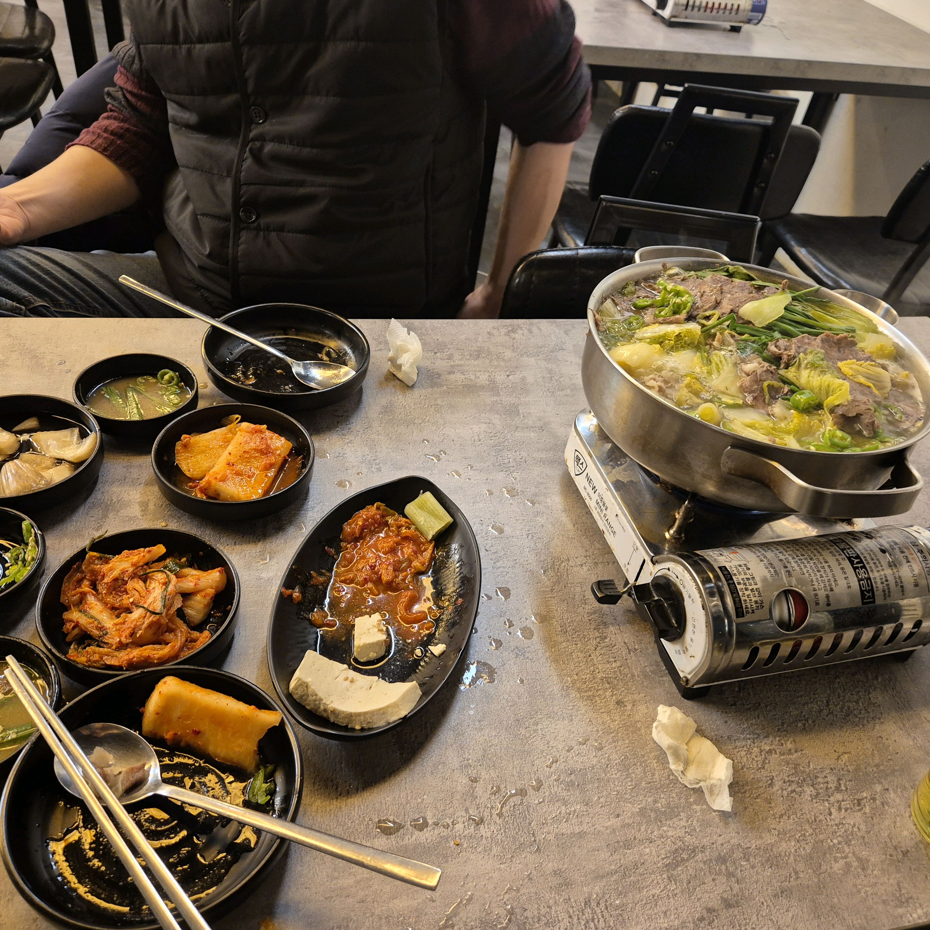 30년 친구하고 다이다이로 한잔 하는데 훌륭합니다..스고이네요.. 국물이 진하고 야채도 많