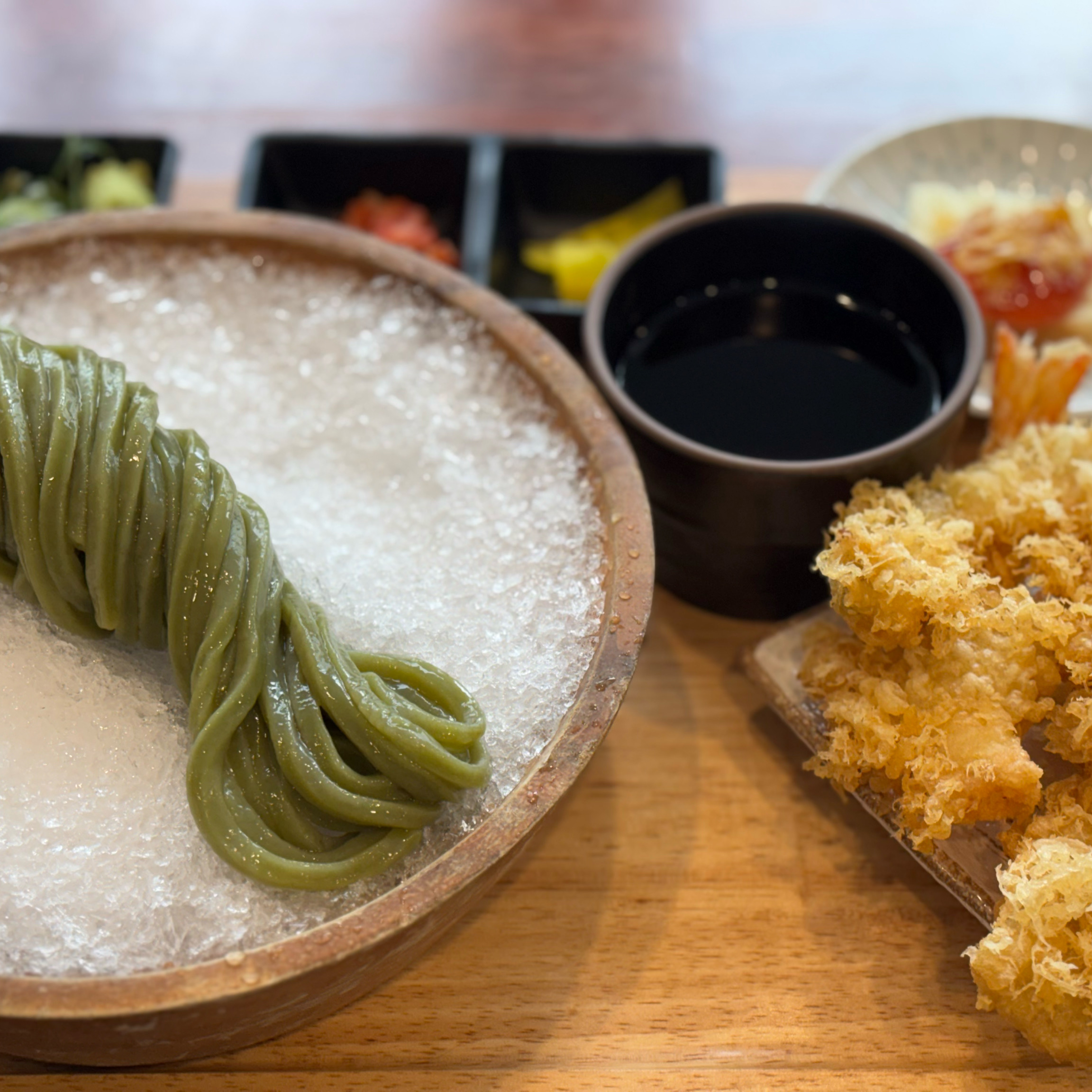 제주에서 먹어본 자가제면 우동중에 면이 가장 쫄깃쫄깃하고 소스가 짜지 않아서 맛있습니다! - 제주 맛집 한라미담우동