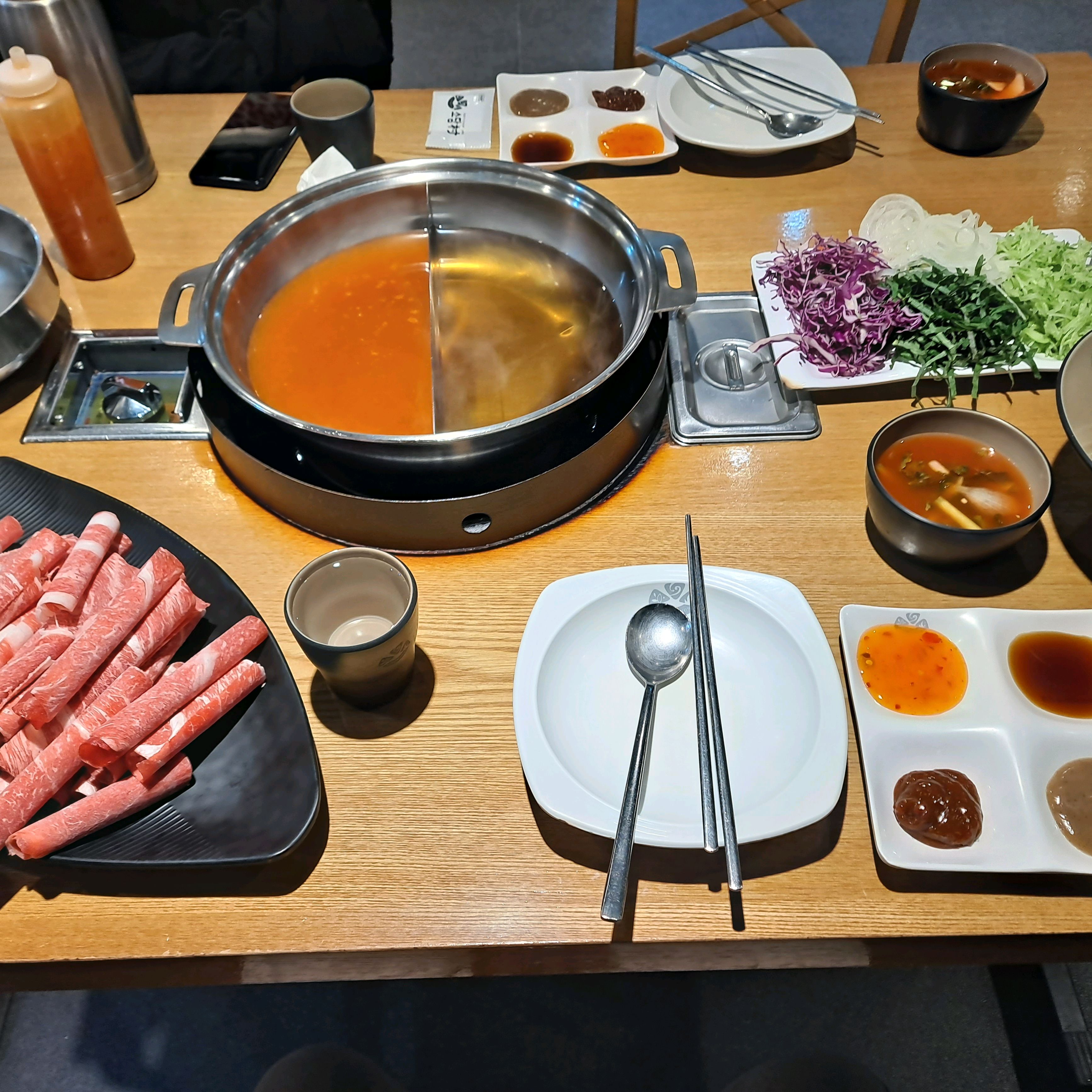 월남쌈샤브 한우 시켯는데 고기도 맛잇고 야채 신선하고 좋아요 카페존 무료이용도 👍 - 미아사거리 맛집 소담촌 미아사거리점