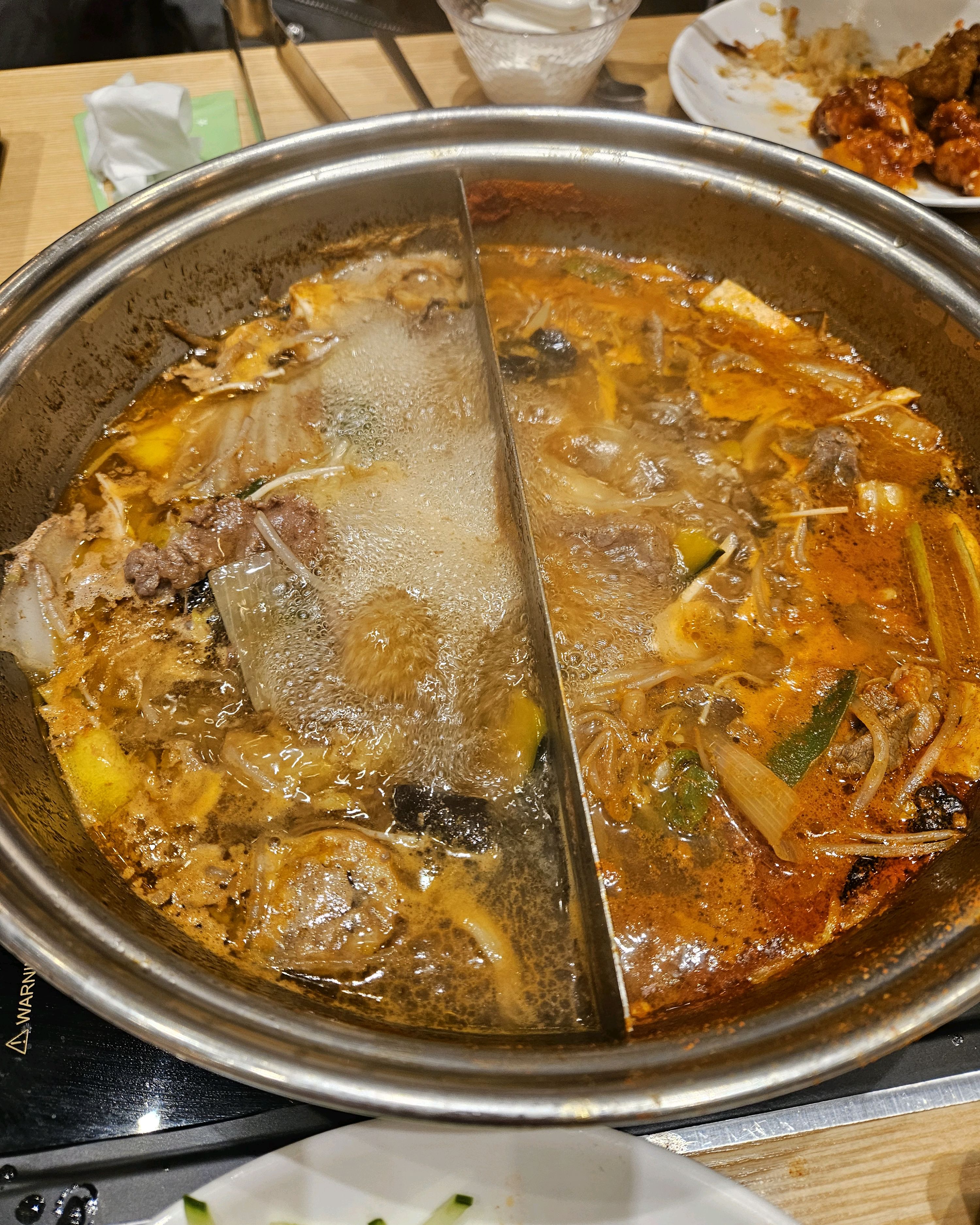 고기도 맘껏먹을수있어서 좋고 공간도 넓어서좋아요 맛도 맛있습니다~ - 평택지제 맛집 샤브20 지제점
