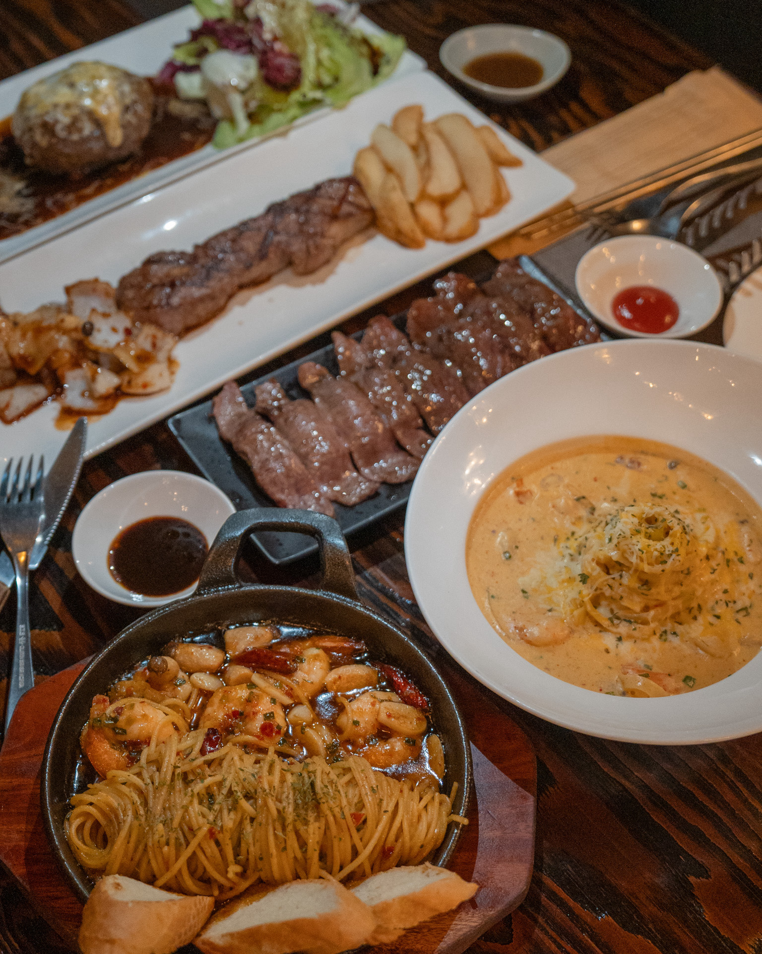 흔한 양식집인줄 알았는데 진짜 찐맛집이었어요! - 아바이마을 맛집 와규더테이블