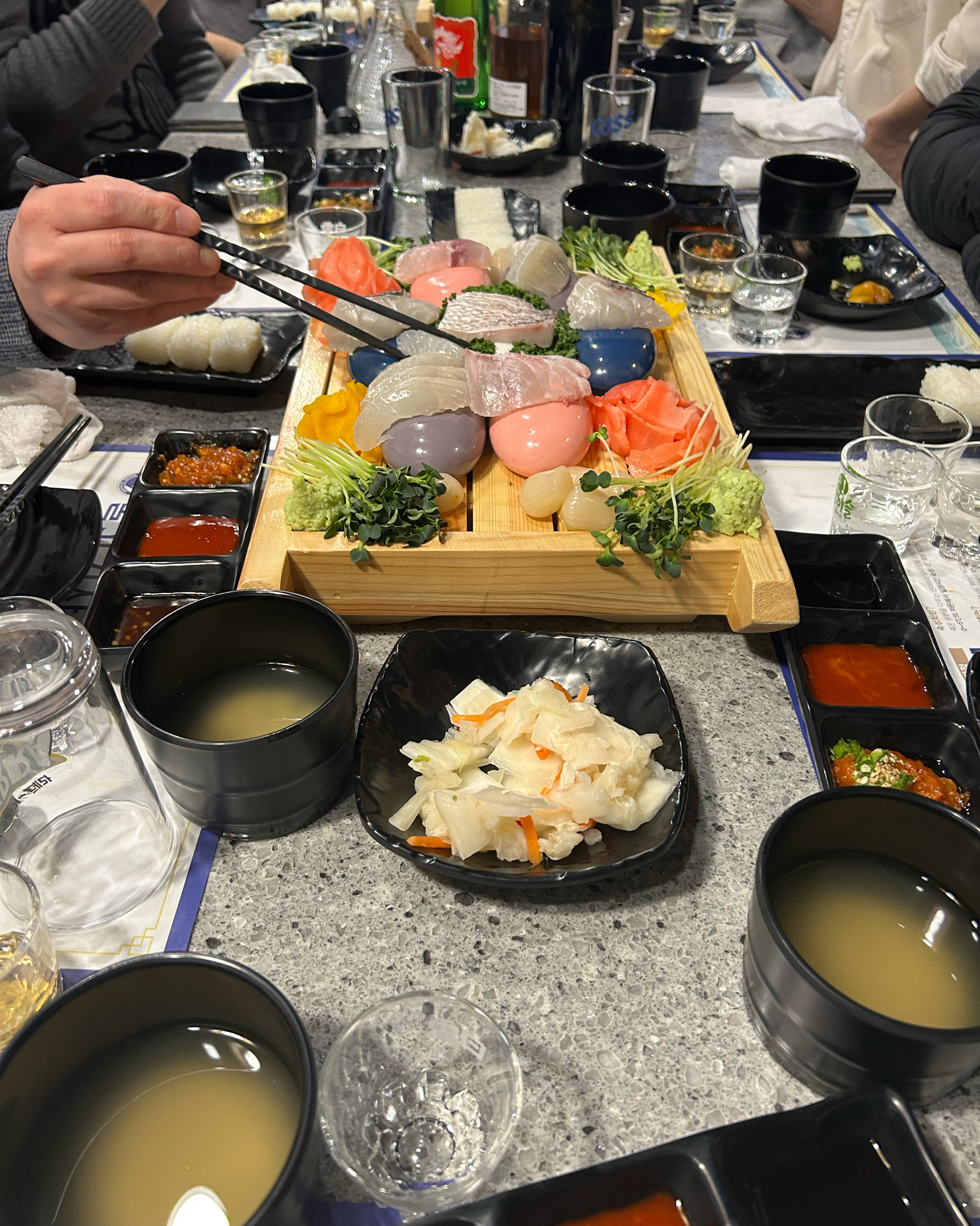 회사 회식 왔는데 가성비 맛 너무 좋아요!!! 음식도 빨리 나오고 직원 분들도 너무 친절해
