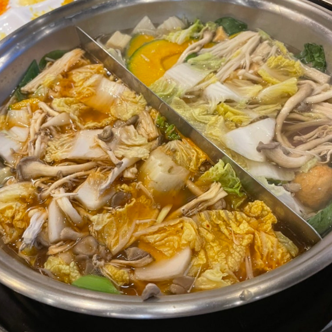 예약하고 방문해서 창가자리에 앉았어요~ - 보라매역 맛집 소담촌 보라매역점