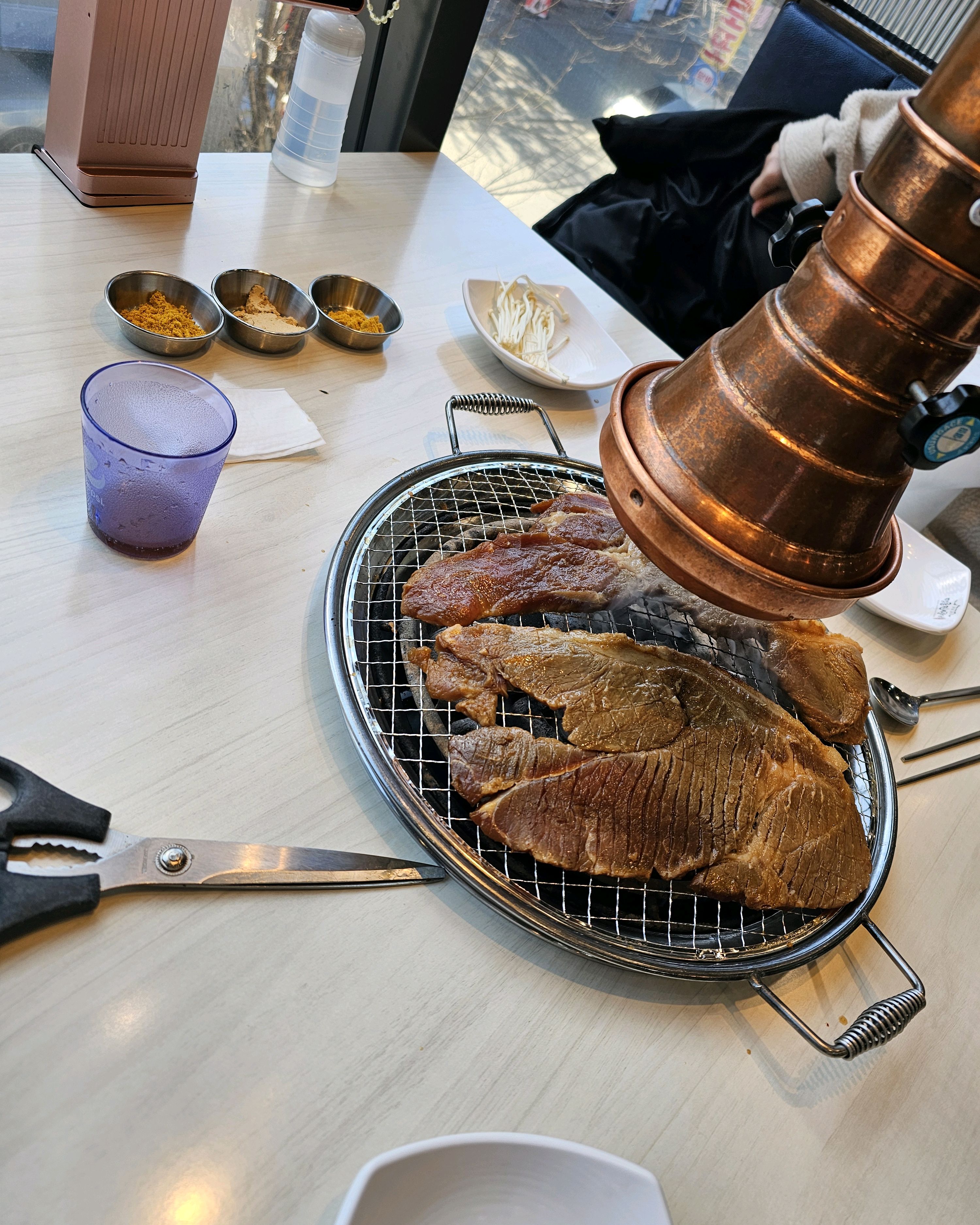 졸업장받고 갈비를외치는딸과함께 입장ㅋㅋ - 대전 맛집 명륜진사갈비 마치광장점
