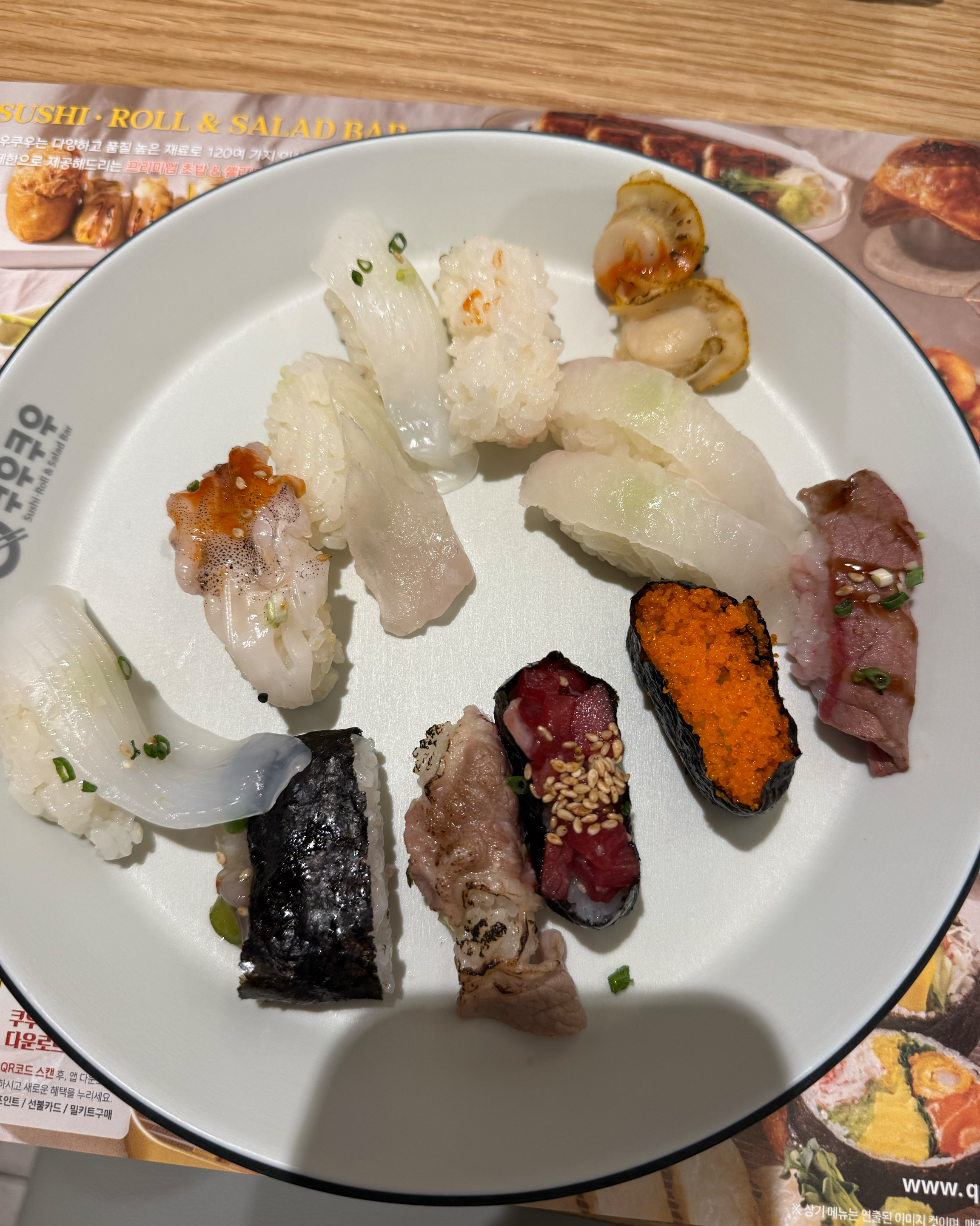 쿠우쿠우를 다녀왔습니다. 확실히 맛있네요. 평일 런치로 방문했고 두시 반쯤 방문했습니다.