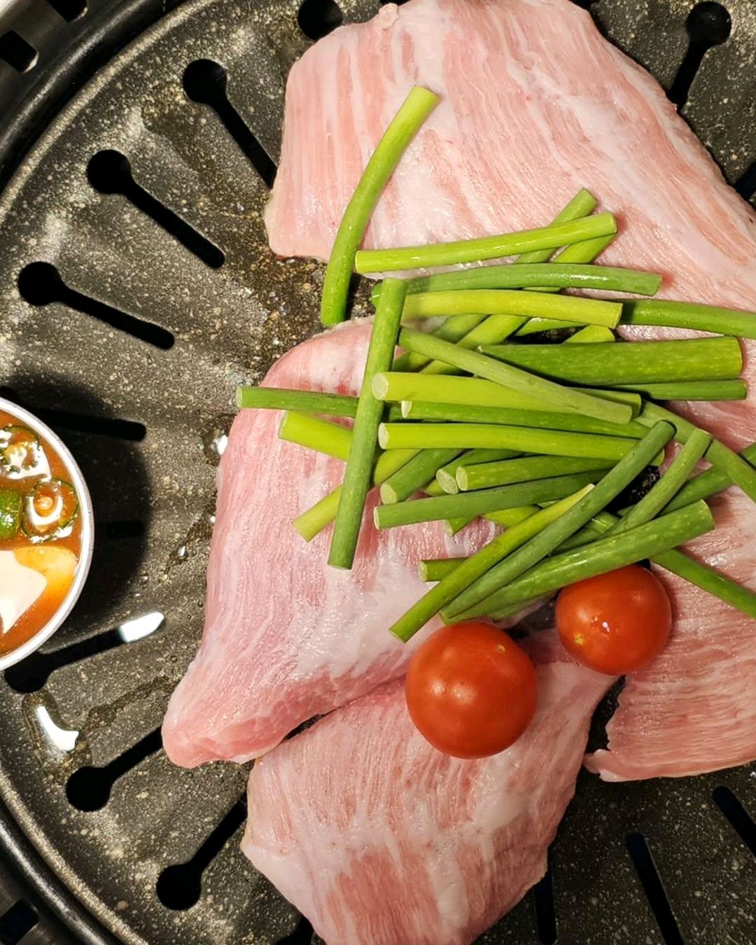 맛잘알 영케이 맛집.. 인정합니다. 쫀득한 항정살, 부드럽고 육향이 가득한 돈마호크 모두
