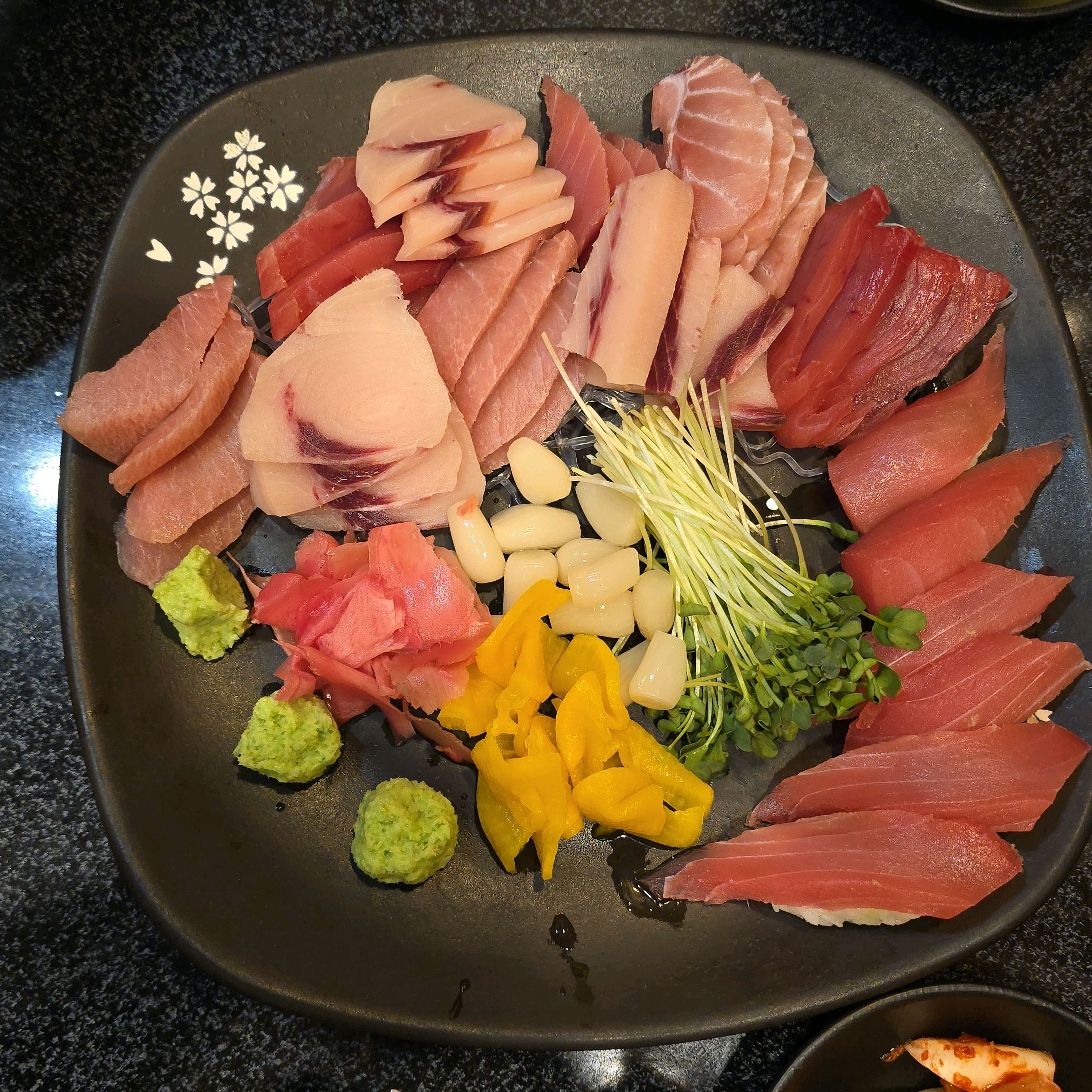 범계역인근 참치가게 중에 최고 가성비 식당이네요. 와.. 이 가격에 이정도 양과 퀄리티의 