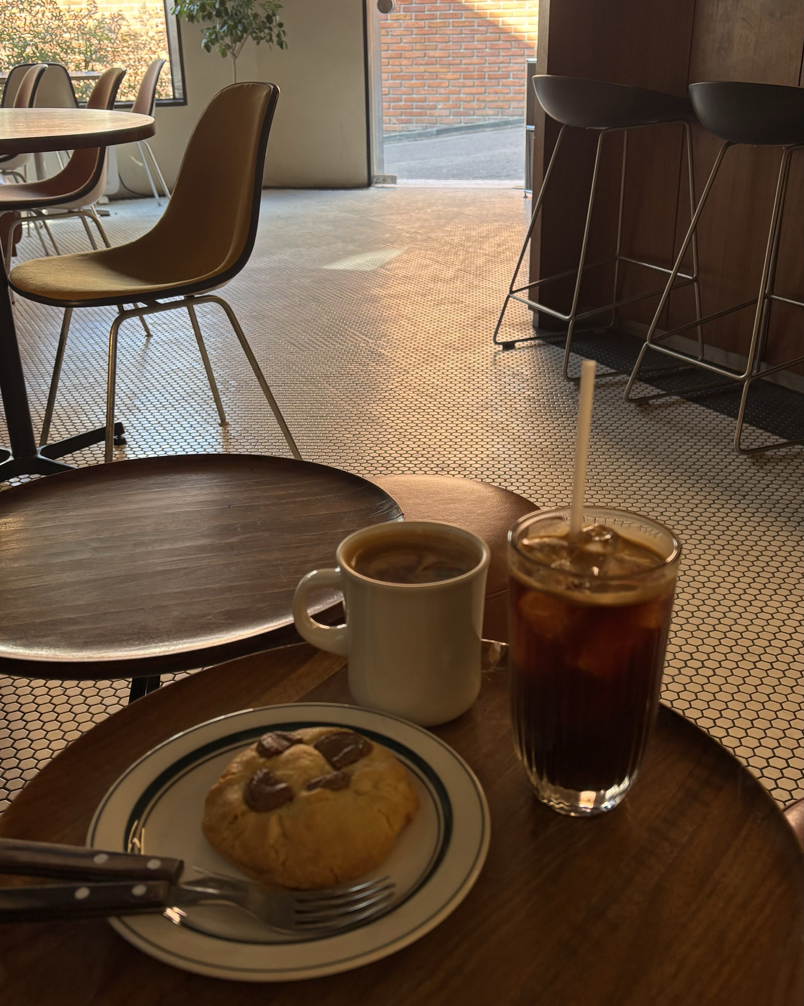 [경리단길 맛집 Cafe TRVR] 직접 가본 로컬 리뷰