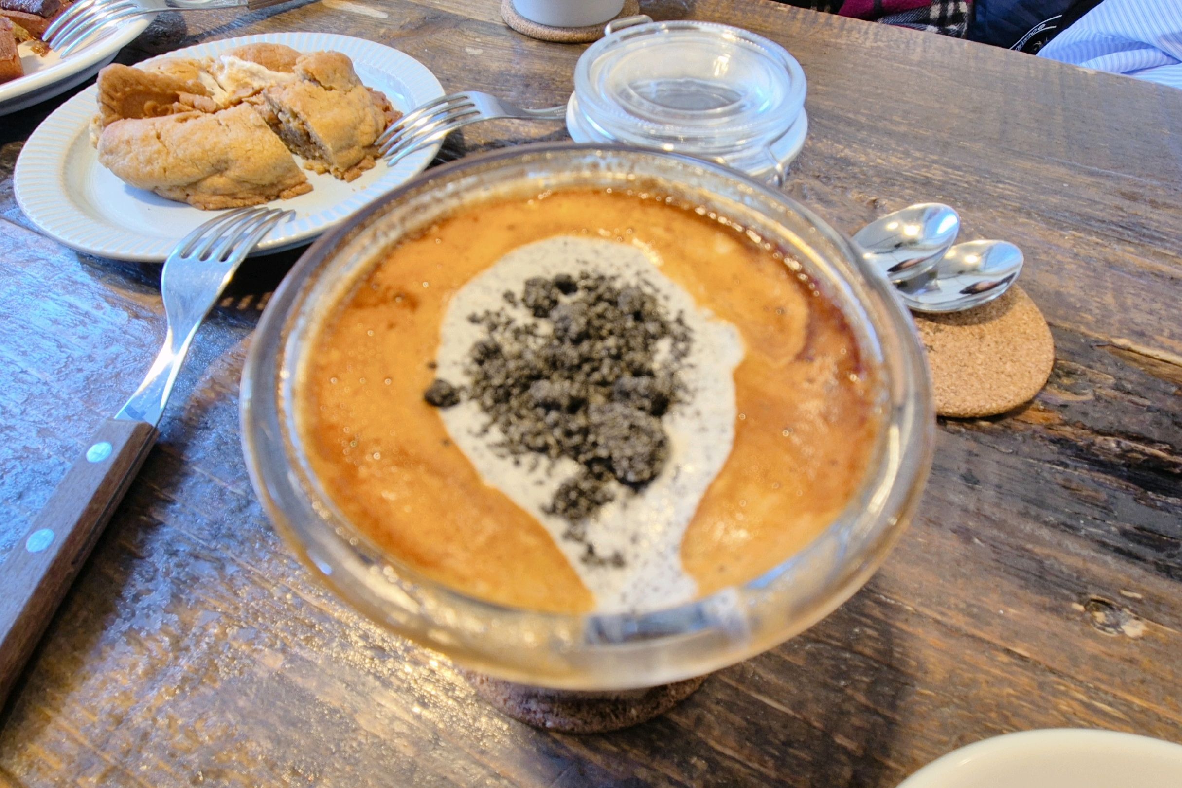 흑임자라떼, 플랫화이트, 아메, 오미자차까지 음료 전부 대만족이구요~ - 불당동 맛집 리버틴커피