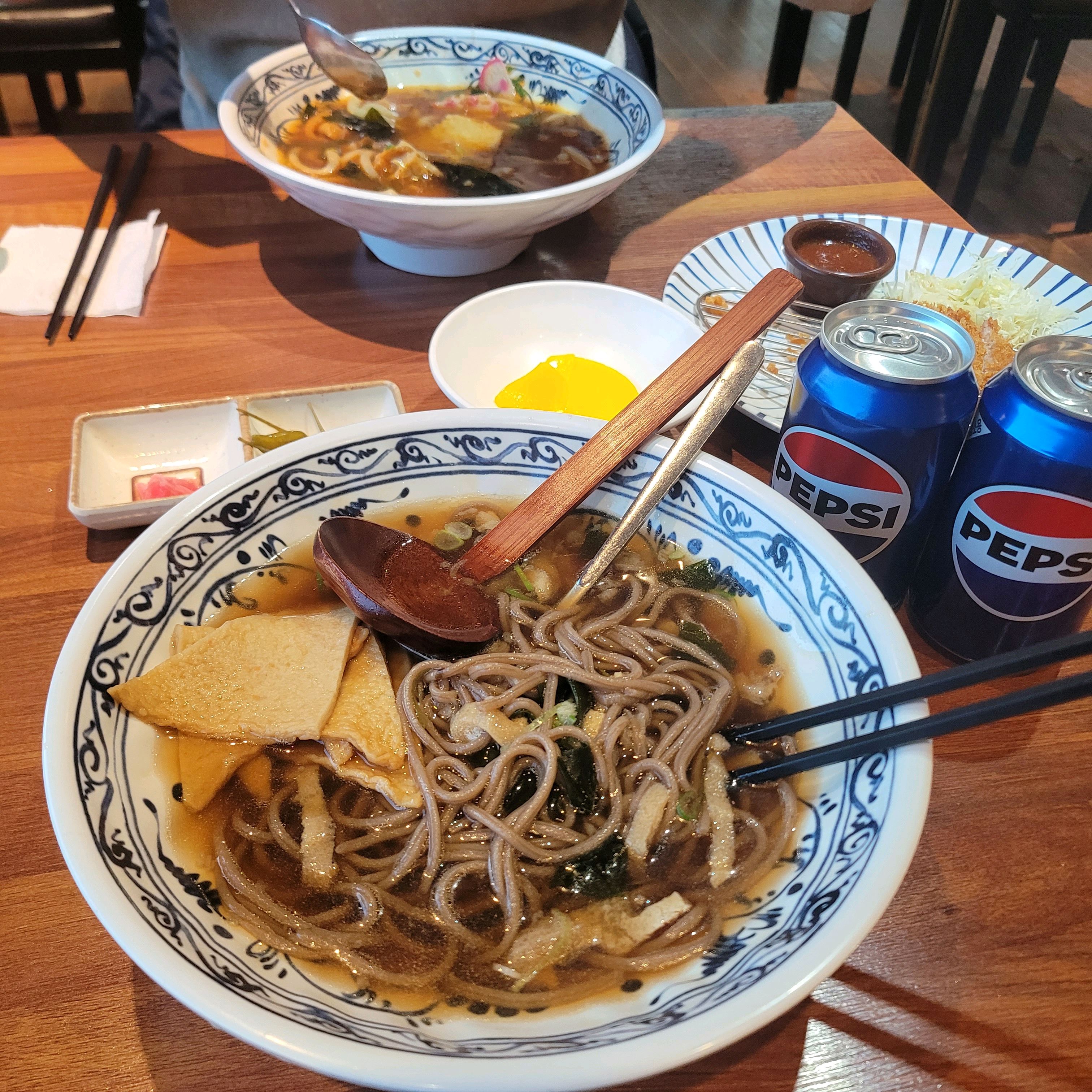 아내와 자주 오는데 리뷰는 처음이네요.삼동소바는 메밀소바가 유명하지만 온소바, 얼큰우동, 