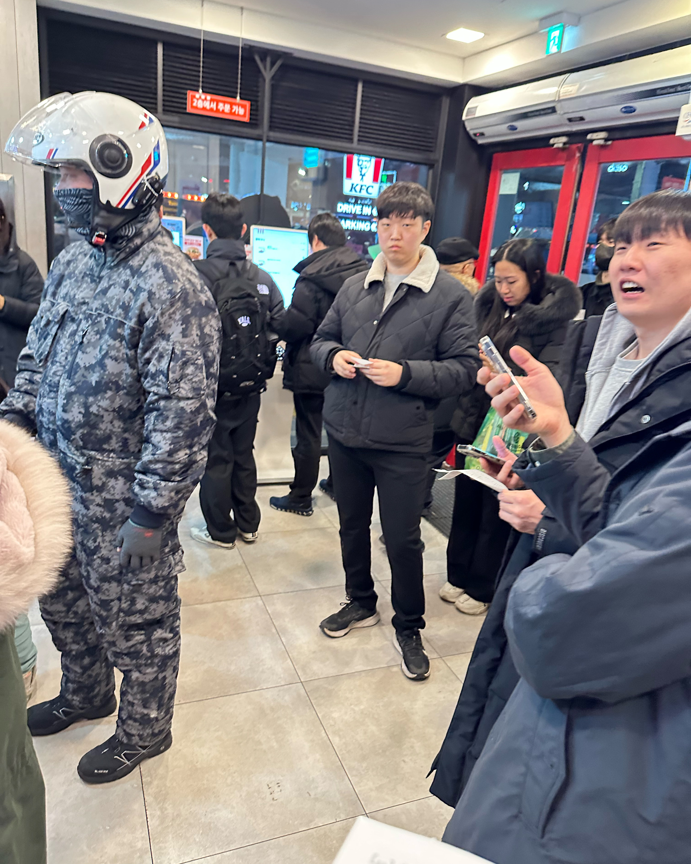 1+1데이는 너무 좋은데 메뉴가 뒤죽박죽으로 나온건 아쉬웠습니다 - 대전 맛집 KFC 유성온천
