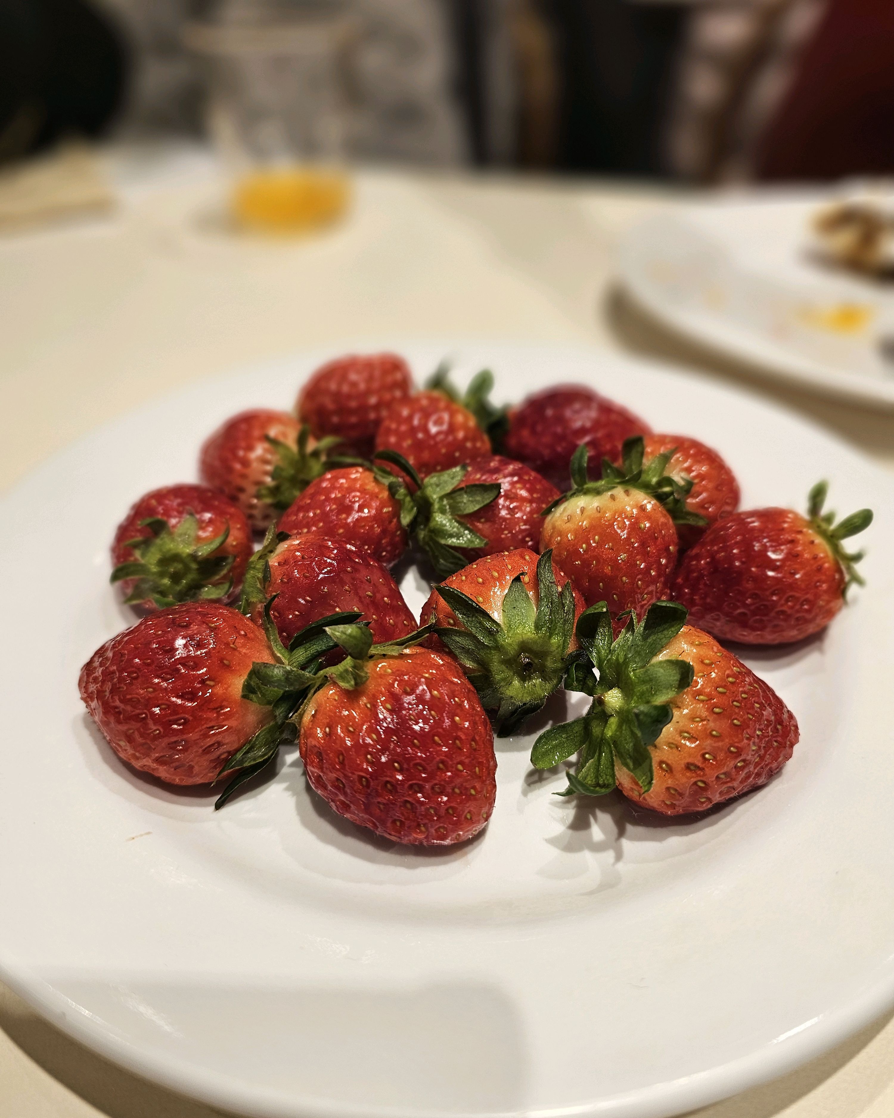 딸기시즌 광고 보고 다녀왔어요~ - 스퀘어원 맛집 애슐리퀸즈 스퀘어원 인천점