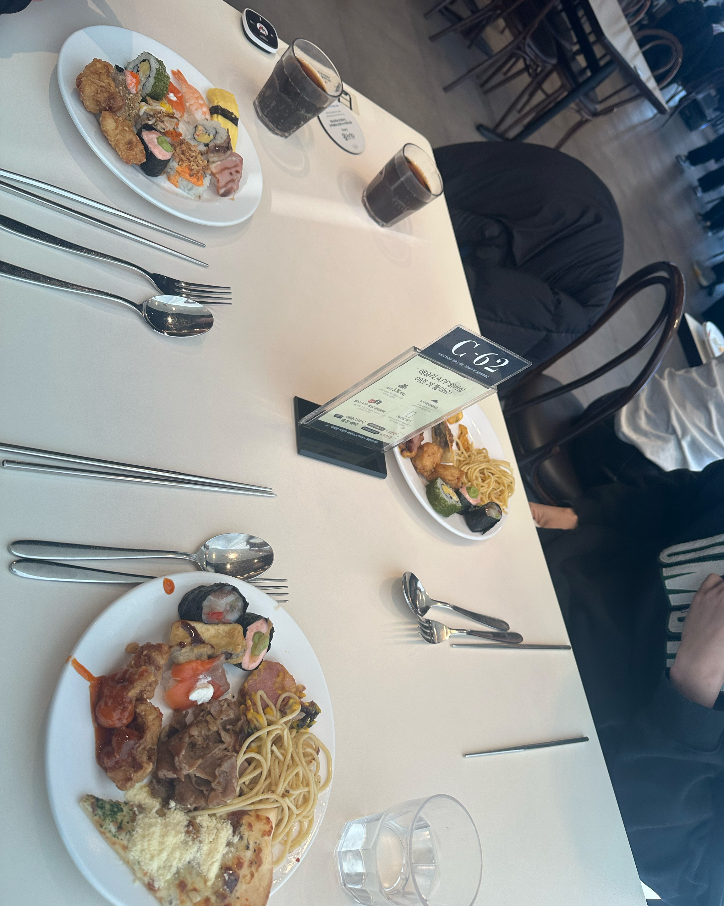 동기들 2명이랑 잘 먹고 갑니다 ㅎㅎ - 산본 맛집 애슐리퀸즈 롯데피트인 산본점