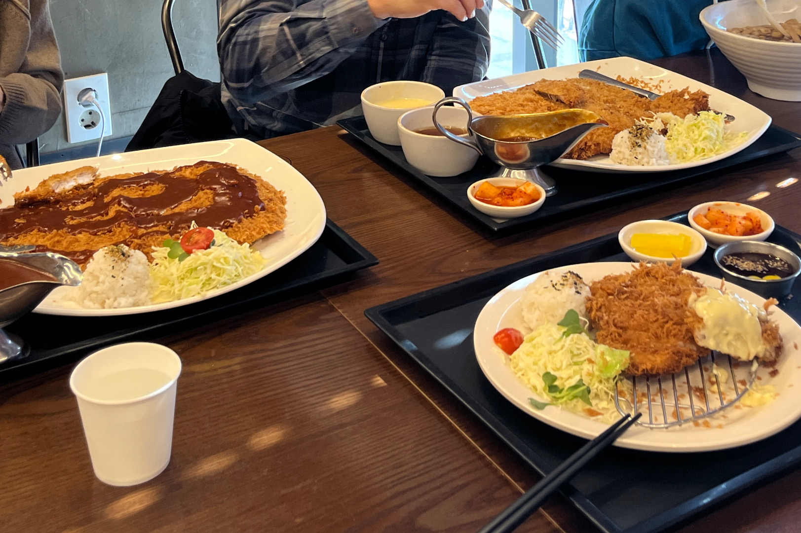 어마무시한 양에 배불리 먹고 왔습니다. - 남양주 화도 맛집 홍익돈까스 남양주화도점
