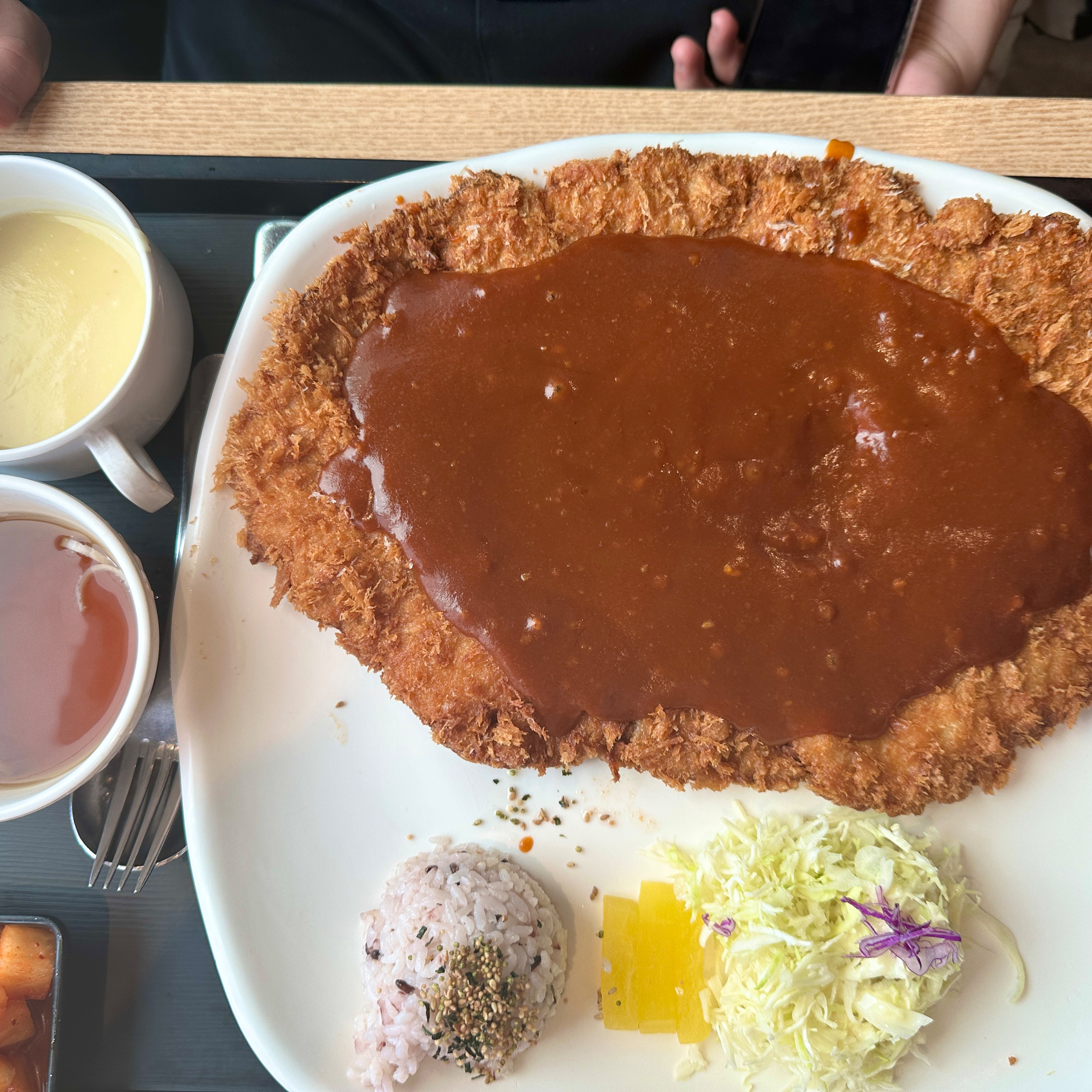 양도 많고 맛있어요~ 점심시간에 갔더니 웨이팅 살짝 있었어요^^ - 부산 명지 맛집 홍익돈까스 부산명지점