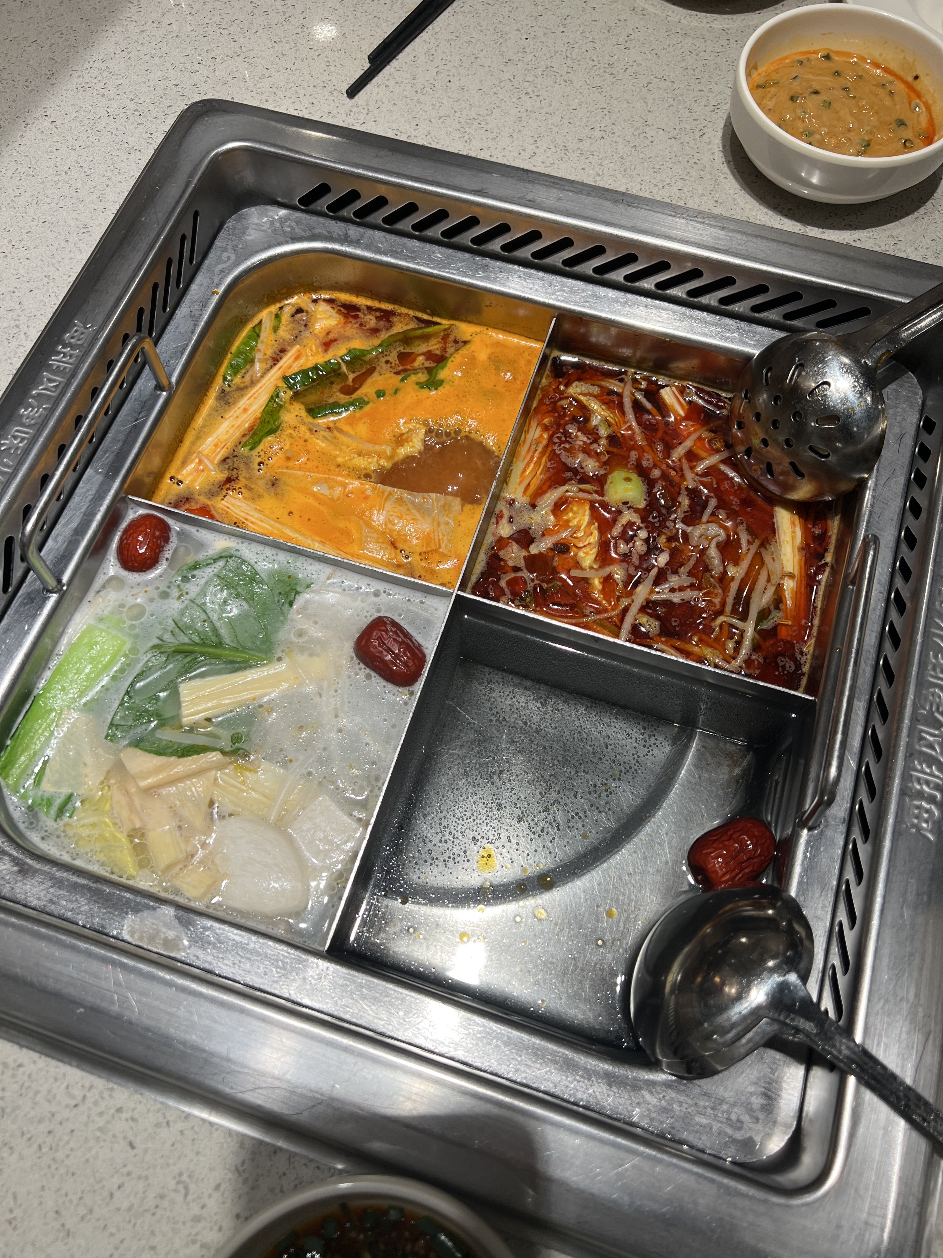맛있어요 😆 일단 소스1번 조합 갠적으로 너무 취저 왜 유먕한지 알듯한 맛이었습니다👍👍👍
